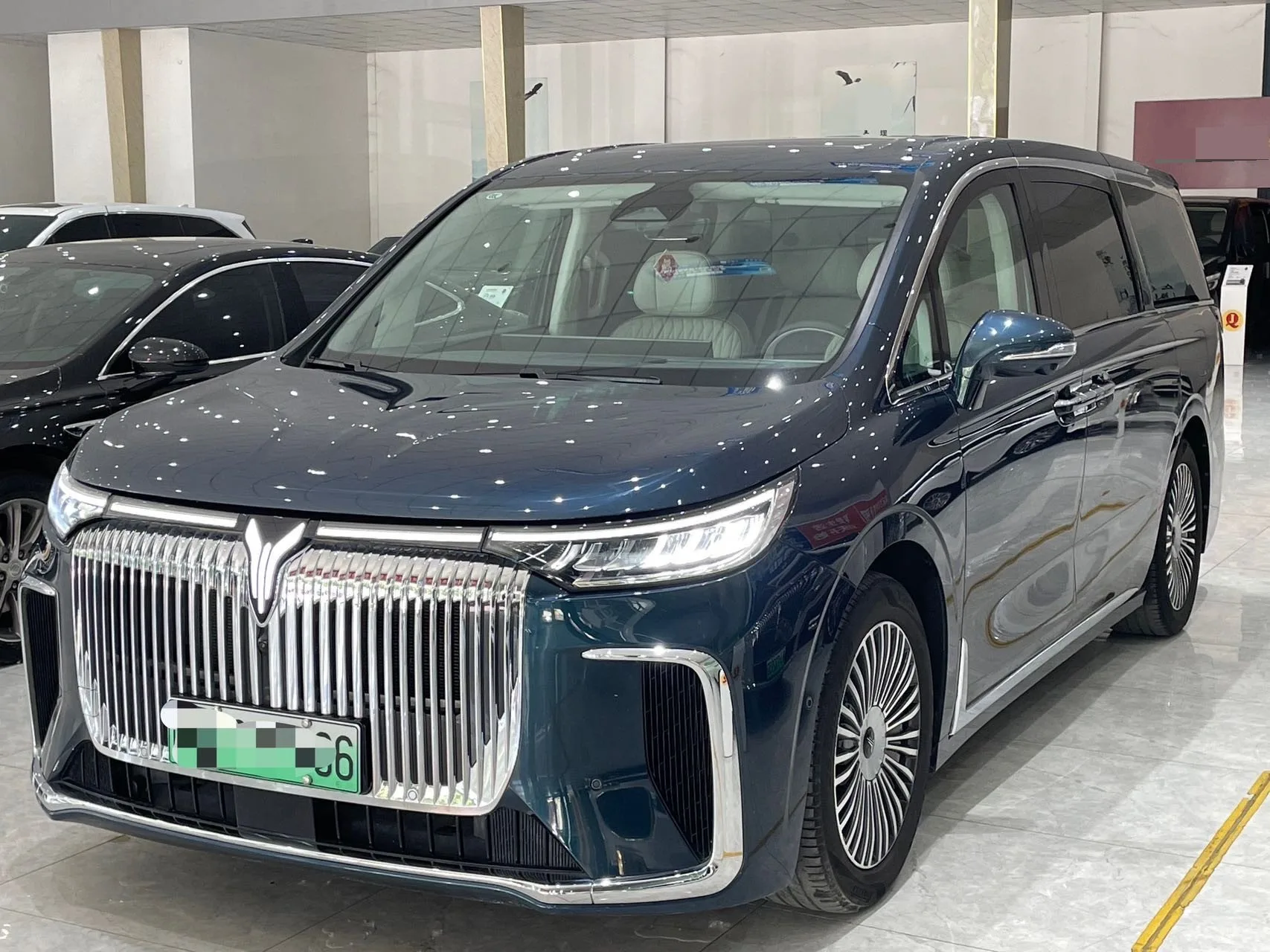 Lan图 2025 Dreamer PHEV 1.5T AWD Flagship Kunpeng Edition Automatic