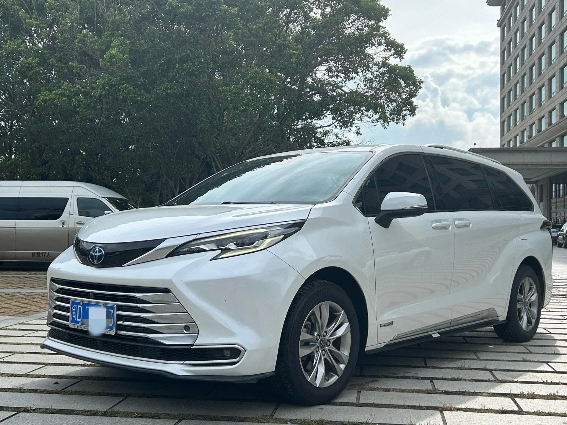 2021 Sienna 2.5L Hybrid Platinum Edition