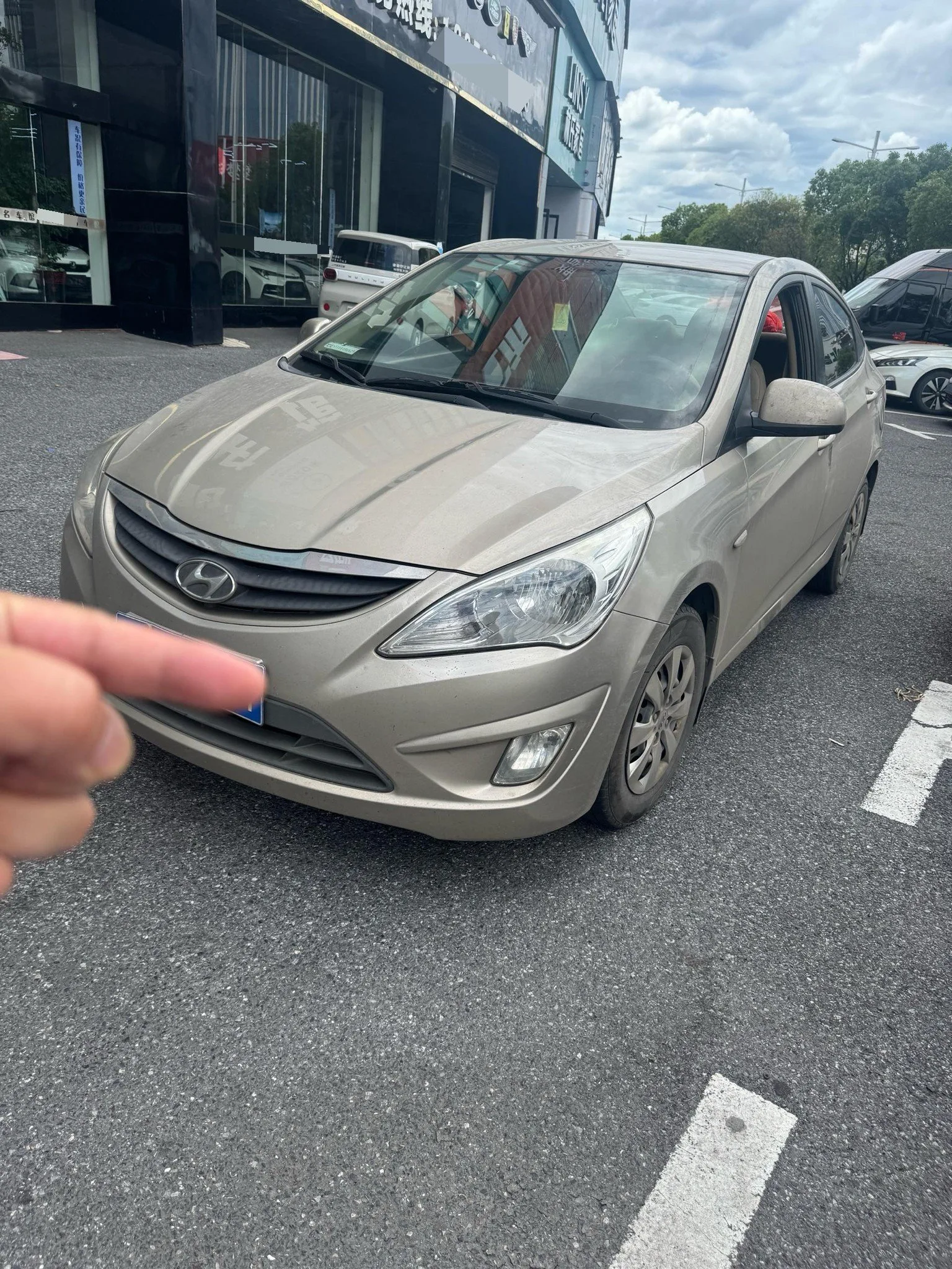 2010 Hyundai Reina Sedan 1.4L Automatic Comfort GS