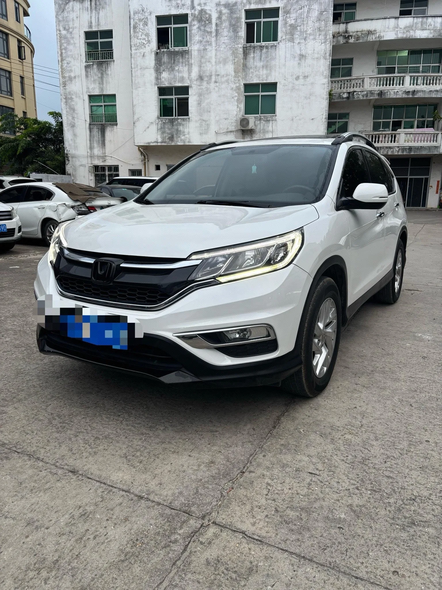 2015 Honda CR-V 2.4L Front-Wheel Drive Luxury Edition