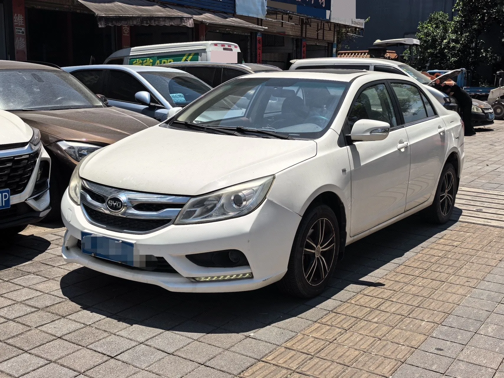 Suruai 2015 Facelift 1.5L Automatic Luxury Edition