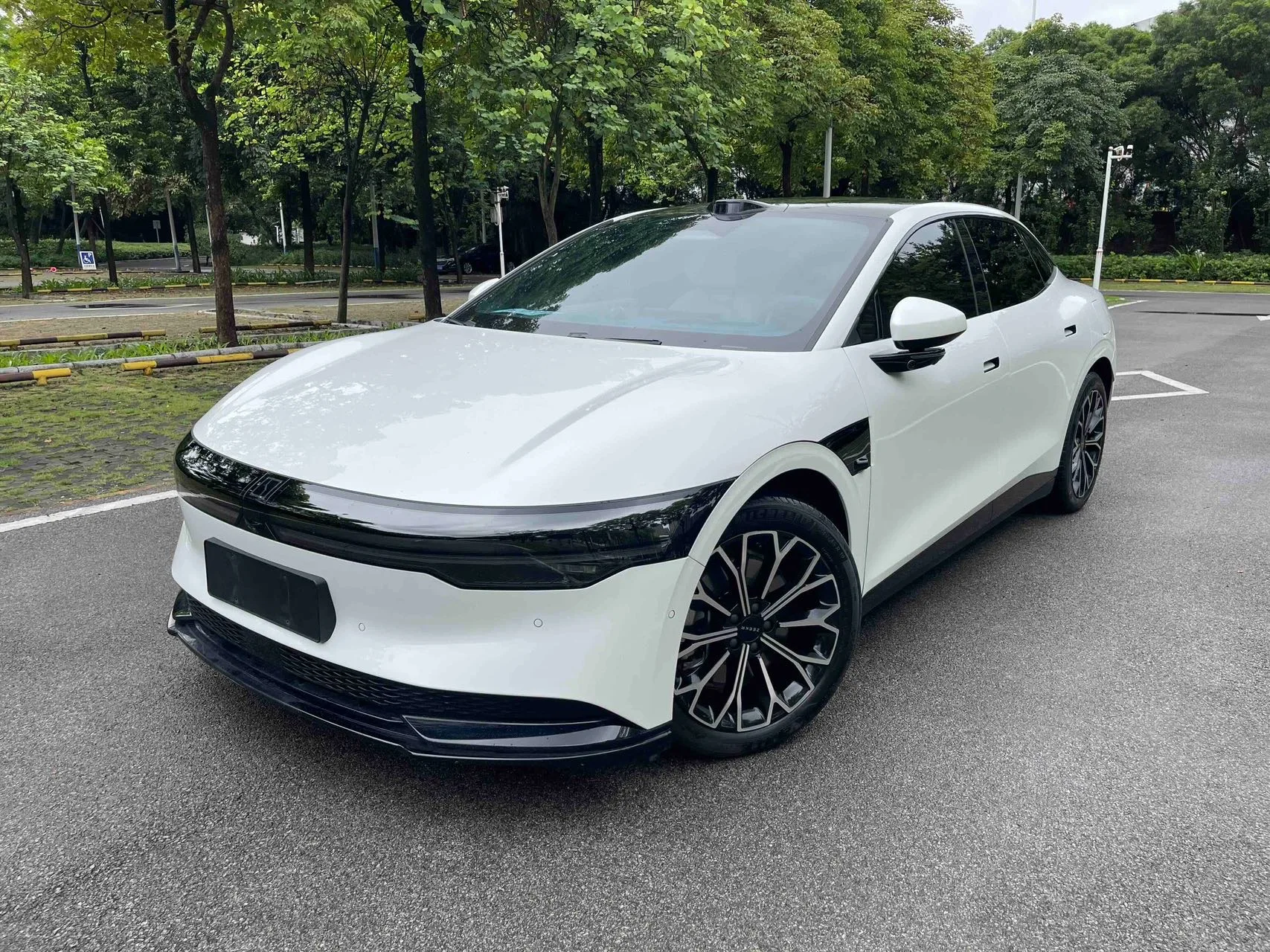 Jike 2025 Model Jike 007 Rear-Wheel Drive Intelligent Driving Edition 75kWh Automatic