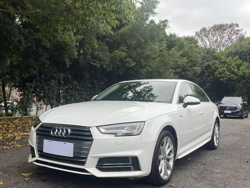 Audi A4L 2018 30th Anniversary Edition 40 TFSI Fashion Model