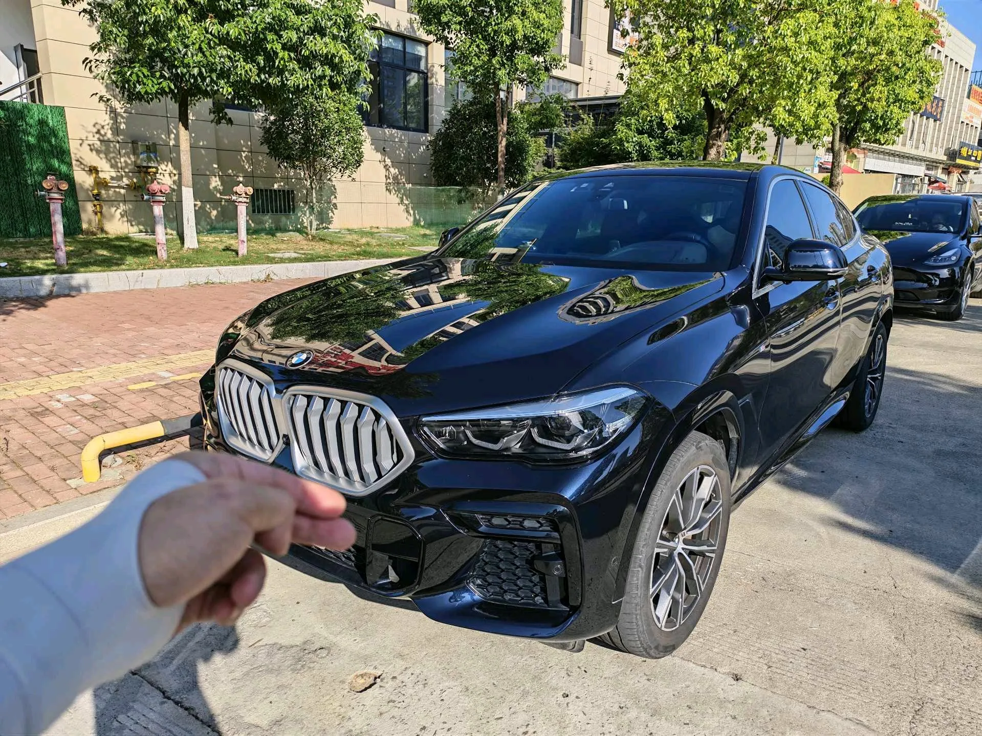 2022 BMW X6 xDrive30i M Sport Package