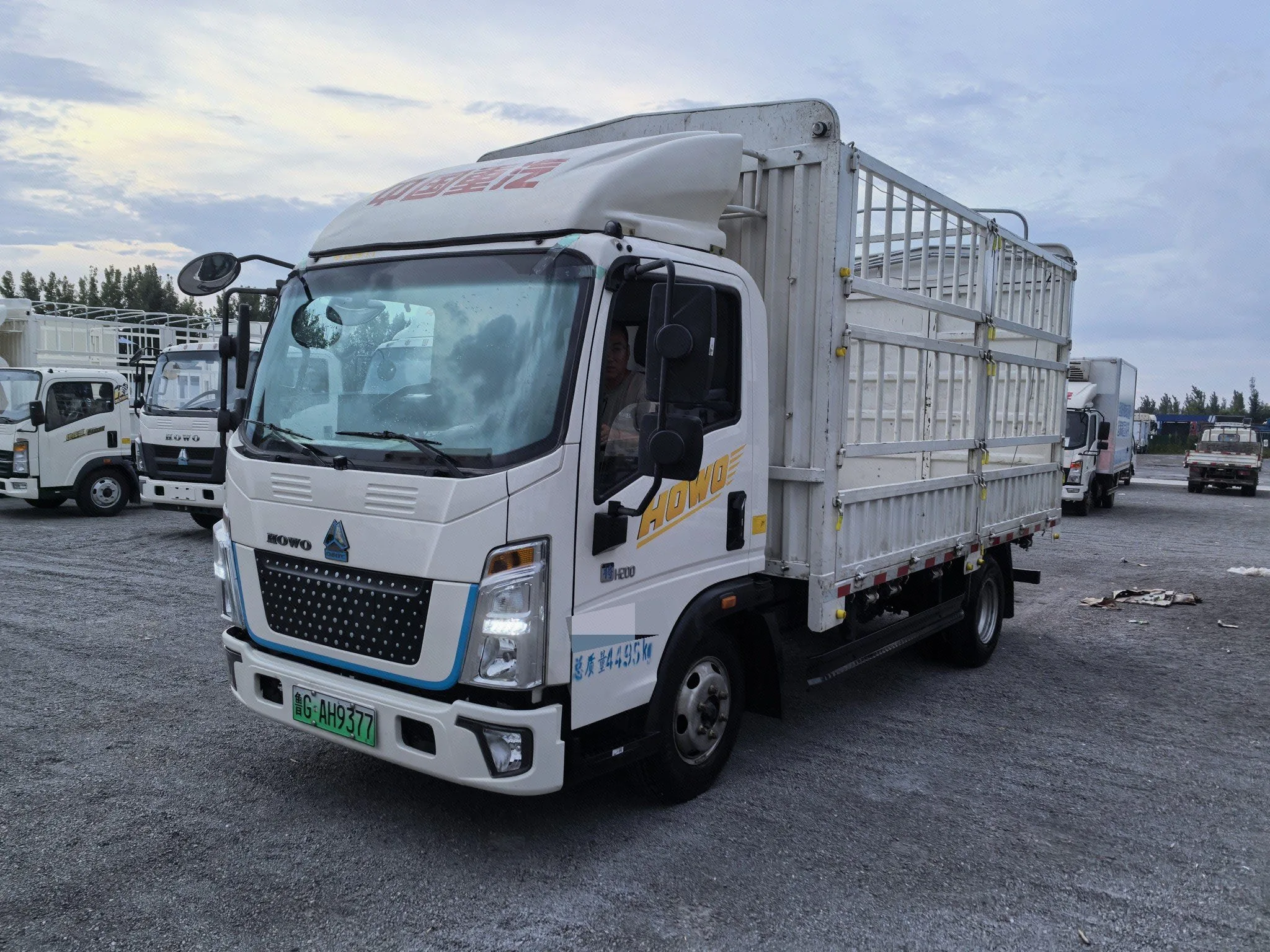 Sinotruk Howo 2024 S6 Zunxiang Edition, 2WD, Long-Wheelbase, Double Cab, All-Electric Construction Truck, 70.18 kWh, Automatic Transmission