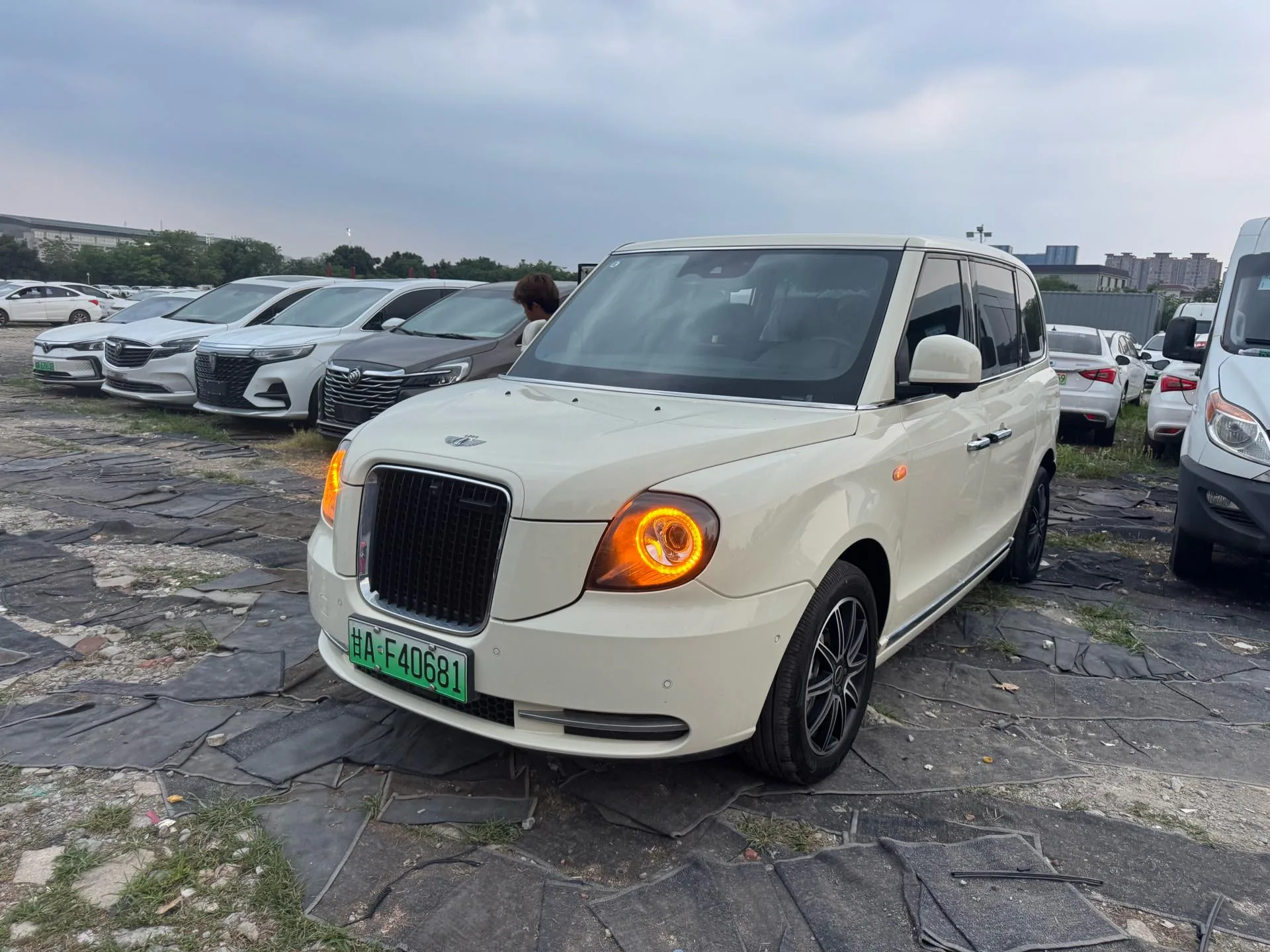 LEVC TX 2022 Range Extended Comfort Edition
