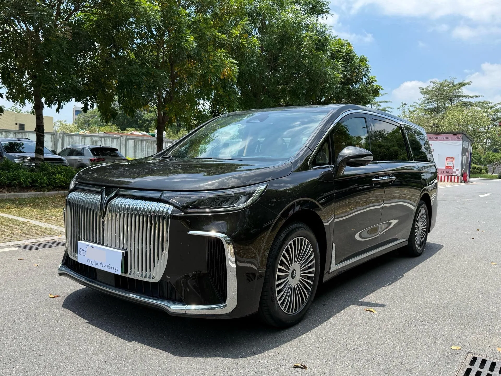 Voyah 2025 Dreamer PHEV 1.5T AWD Flagship Kunpeng Edition Automatic