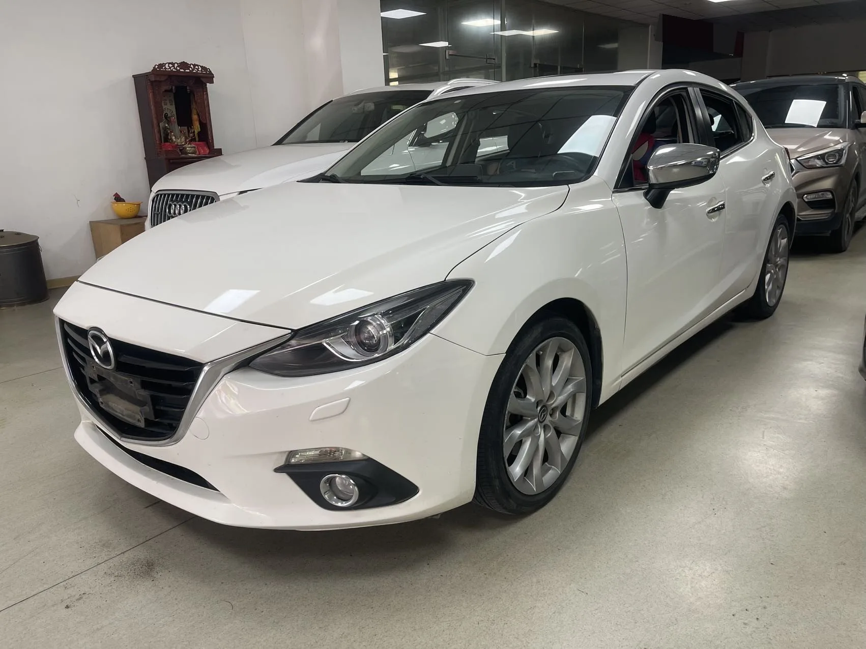 2014 Mazda3 Axela Hatchback 2.0L Automatic Flagship Edition