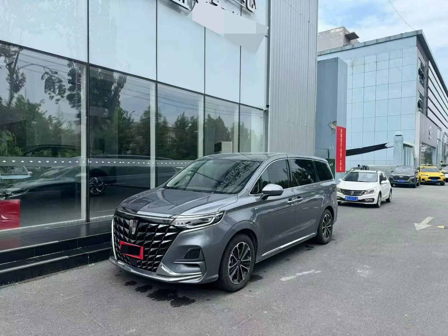 Roewe iMAX8 2023 Model Year 400TGI Comfort Edition
