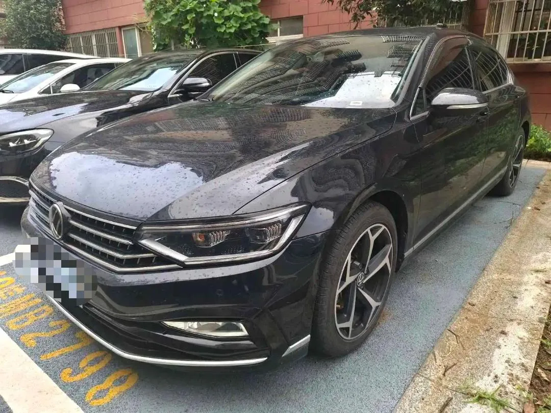 Volkswagen 2025 Magotan 2.0TSI 330TSI "Zhongxiang" Luxury Edition (Second Facelift) Automatic Transmission