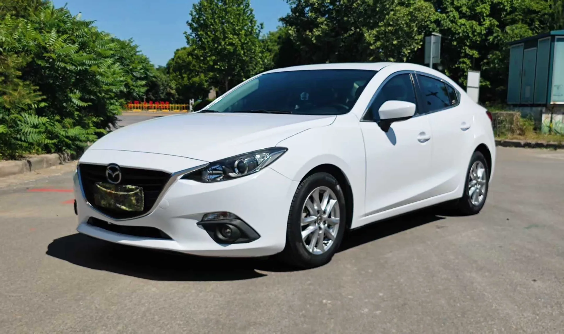 Mazda3 Axela 2016 Sedan 1.5L Automatic Luxury