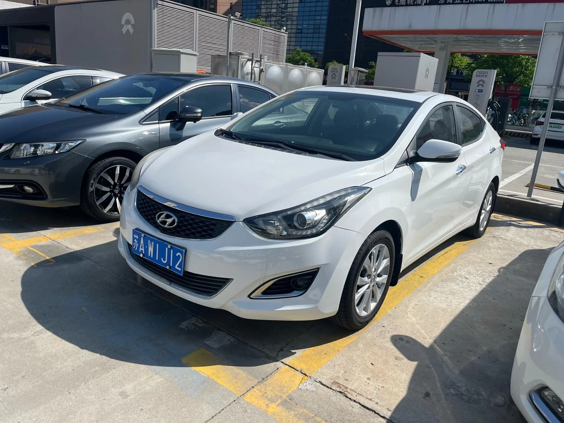 Hyundai Elantra 2015 1.6L Automatic Fashion Edition
