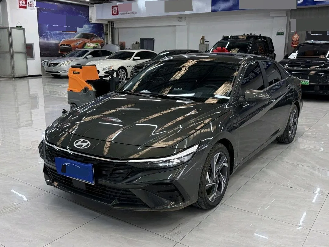 Hyundai Elantra 2023 1.5L CVT LUX Premium Edition
