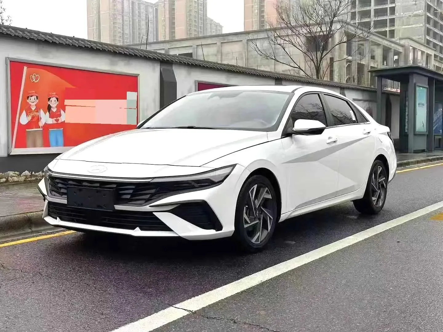 Hyundai Elantra 2023 1.5L CVT LUX Premium Edition