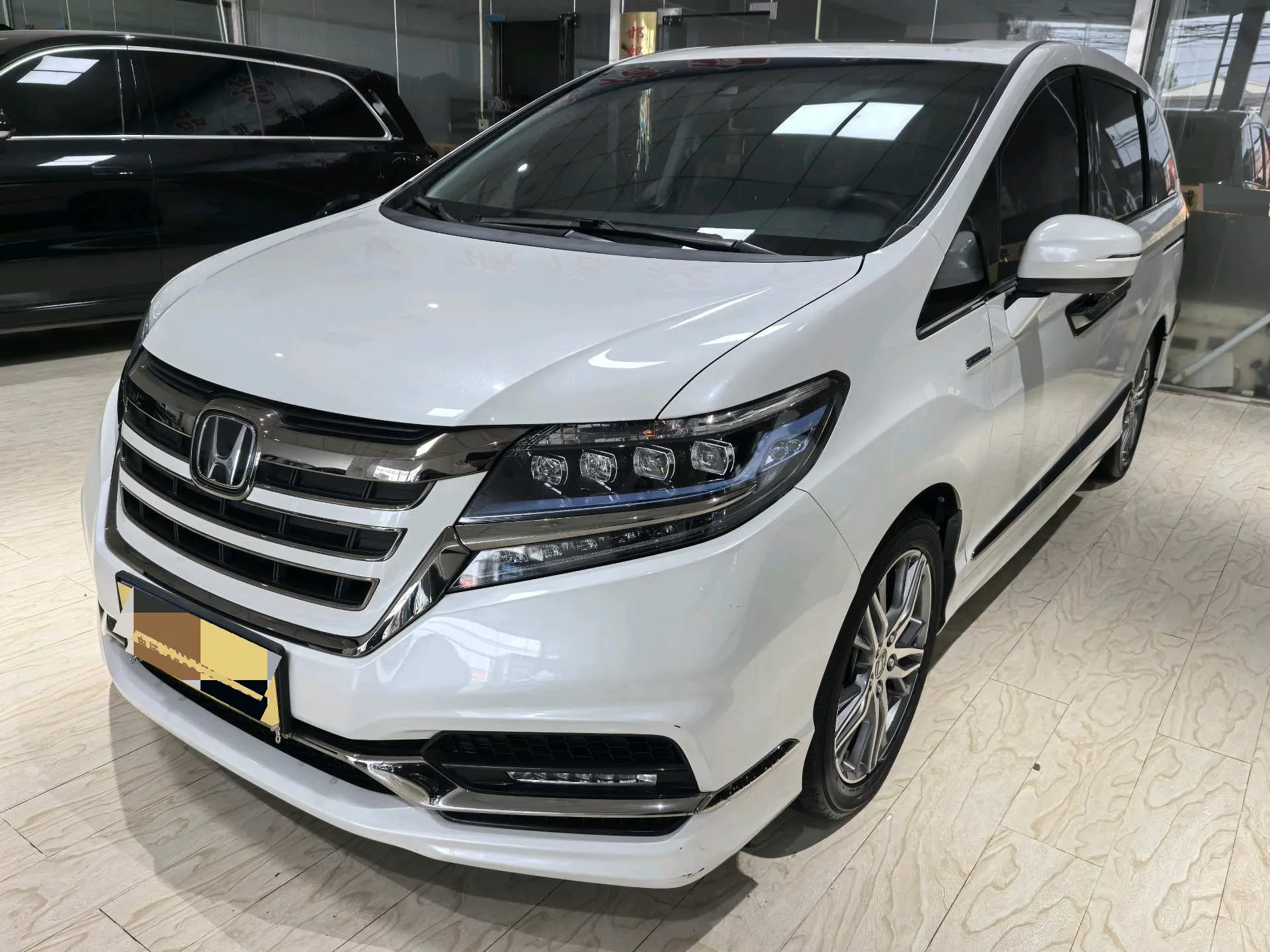 Elysion 2019 2.0L Hybrid Luxury Edition