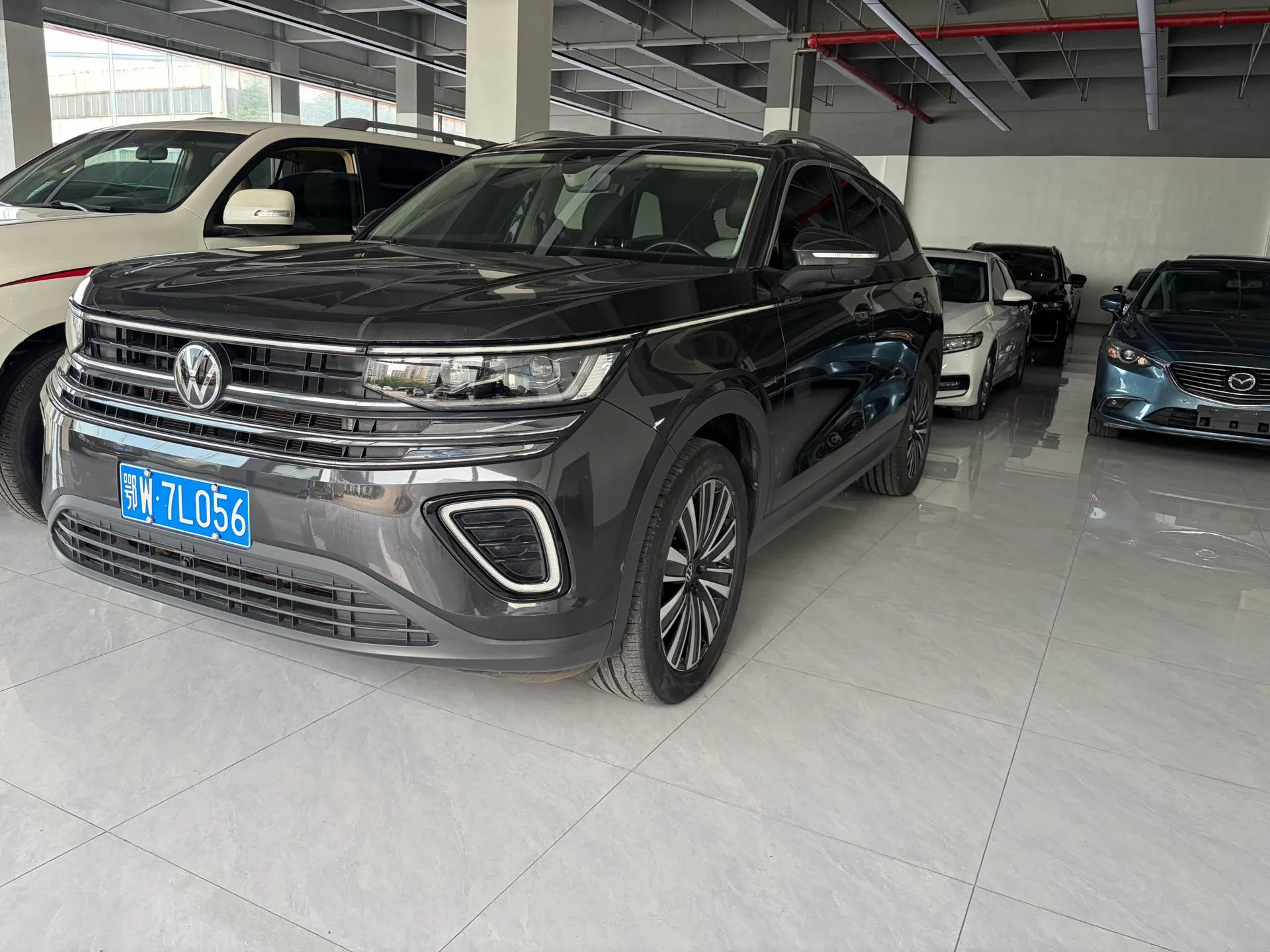 Volkswagen 2024 Range Rover 2.0TSI 330TSI Luxury Cruiser Edition (Automatic)