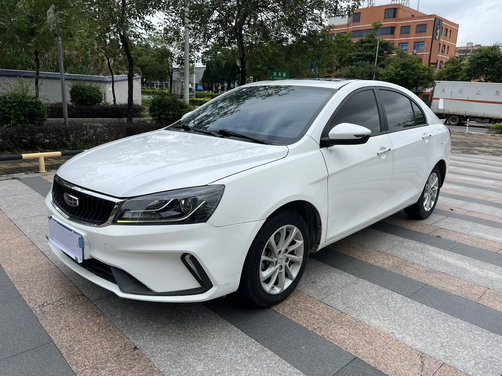 Geely Emgrand 2021 UP 1.5L CVT Luxury Edition