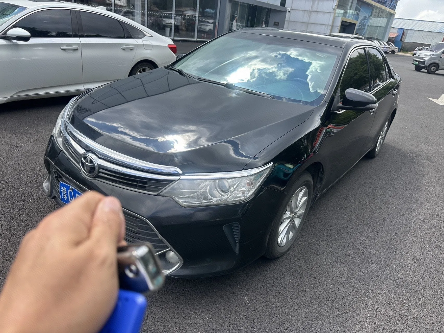 Camry 2015 2.0G Leading Edition