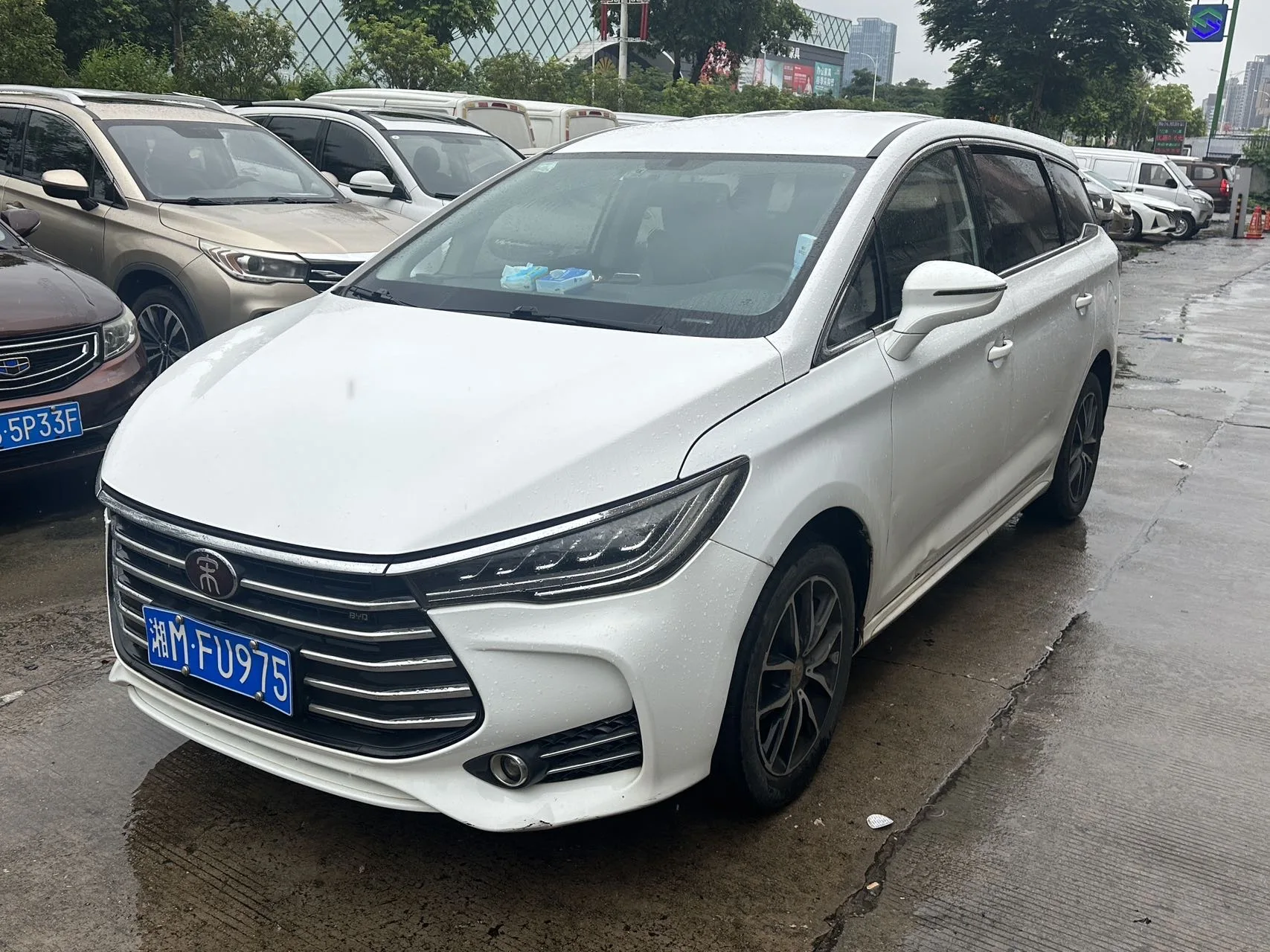 BYD 2018 Song MAX 1.5TI Smart Connect Luxury 6-Seater Manual Transmission