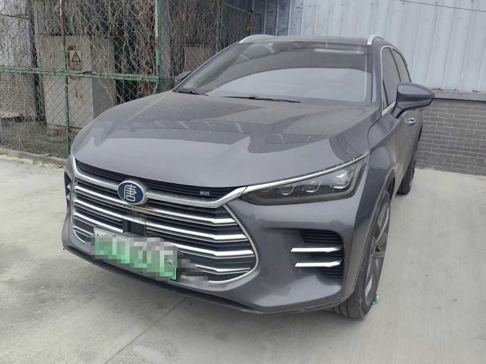 Tang New Energy 2019 DM 2.0T All-Wheel Drive Intelligent Leading Edition 6-Seater National V Emission Standard