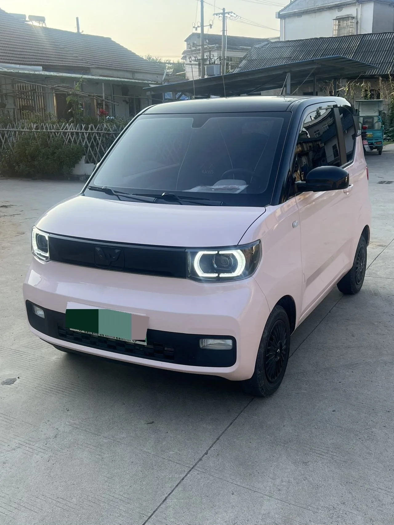 Hongguang MINIEV 2021 Macaron Sandwich Edition, 170km/h, Lithium Iron Phosphate