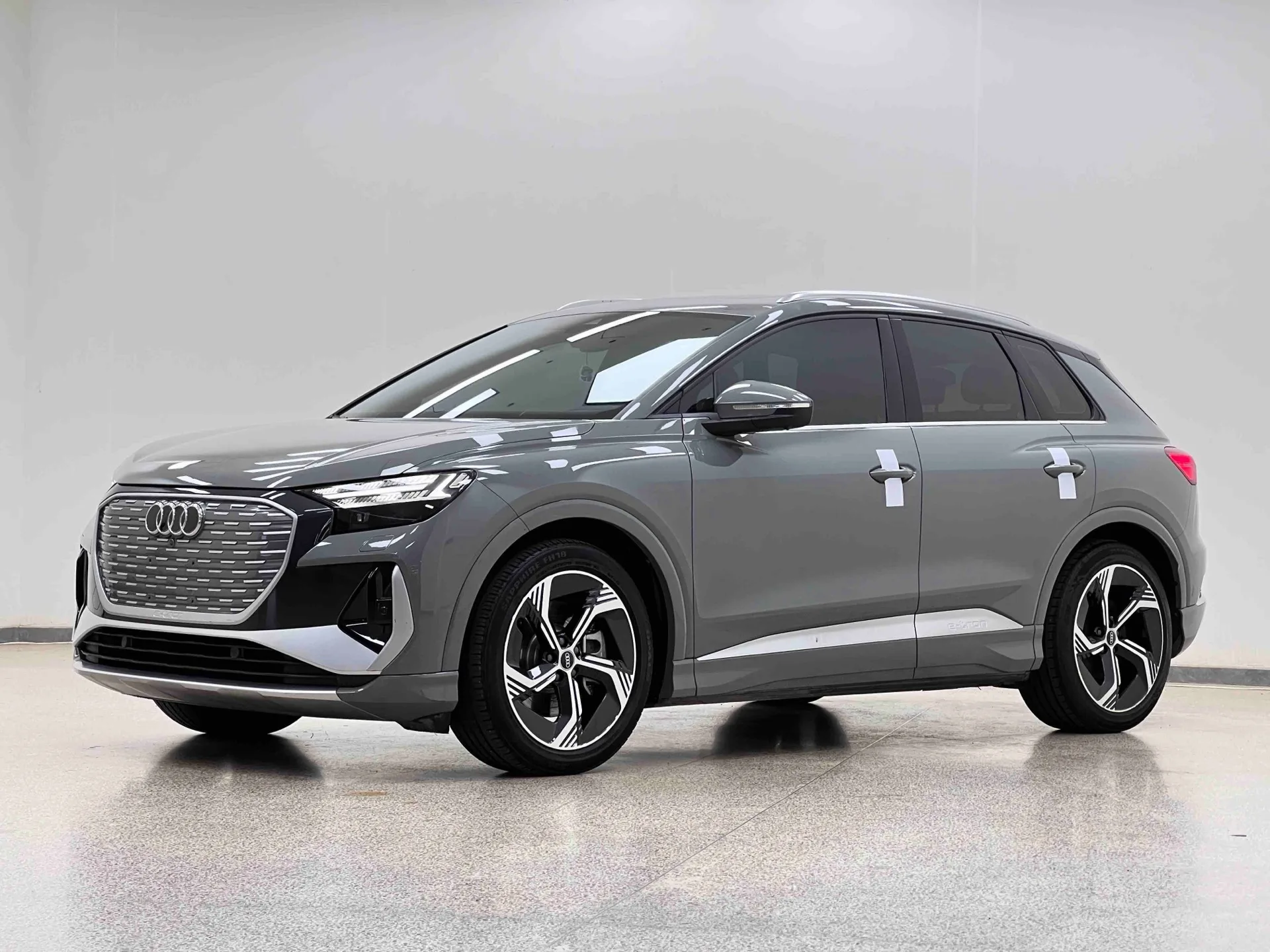 2022 Audi Q4 e-tron 50 e-tron quattro Pioneer Edition