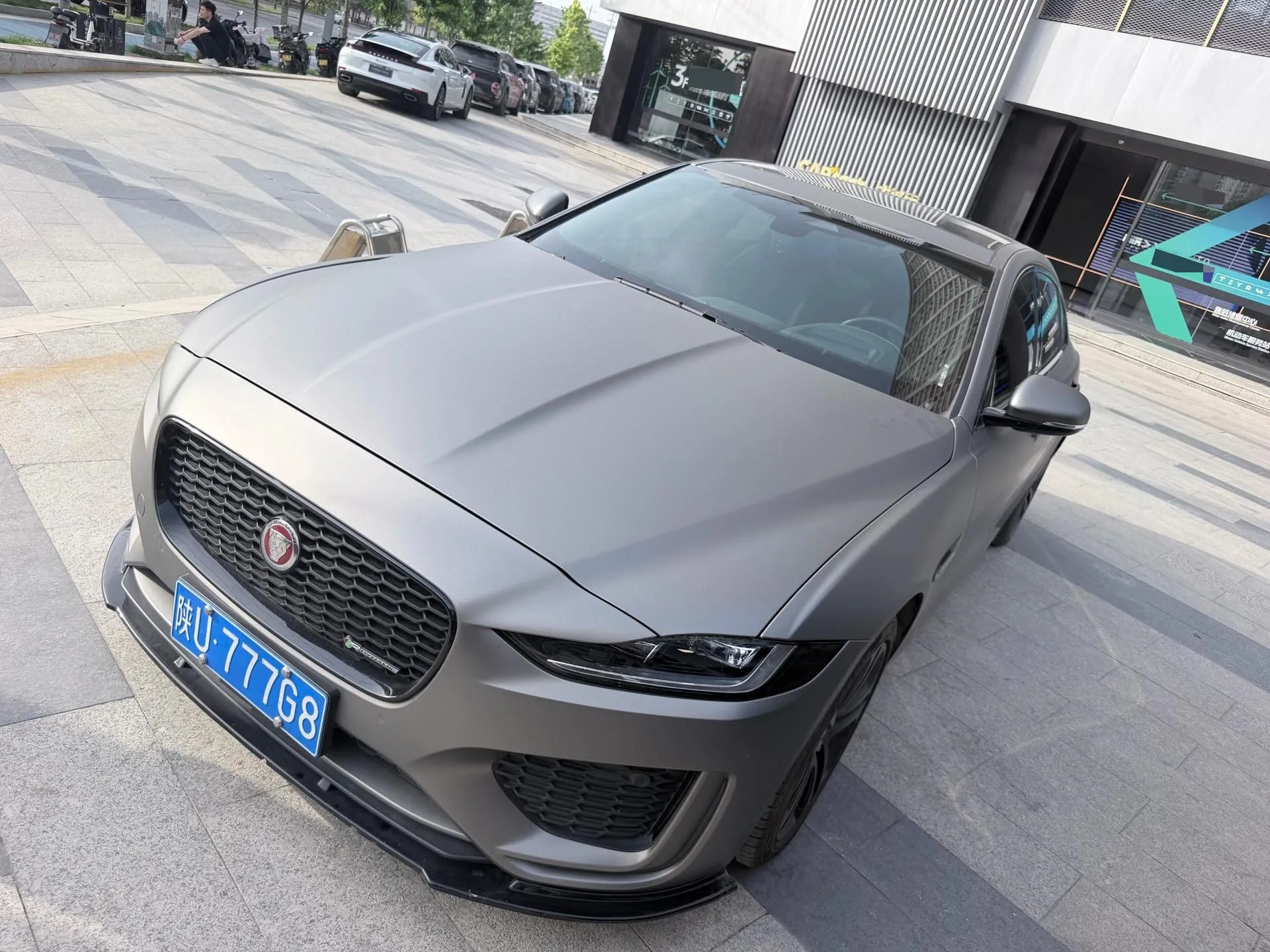 Jaguar XEL 2021 2.0T 250PS Obsidian Black Sport Edition