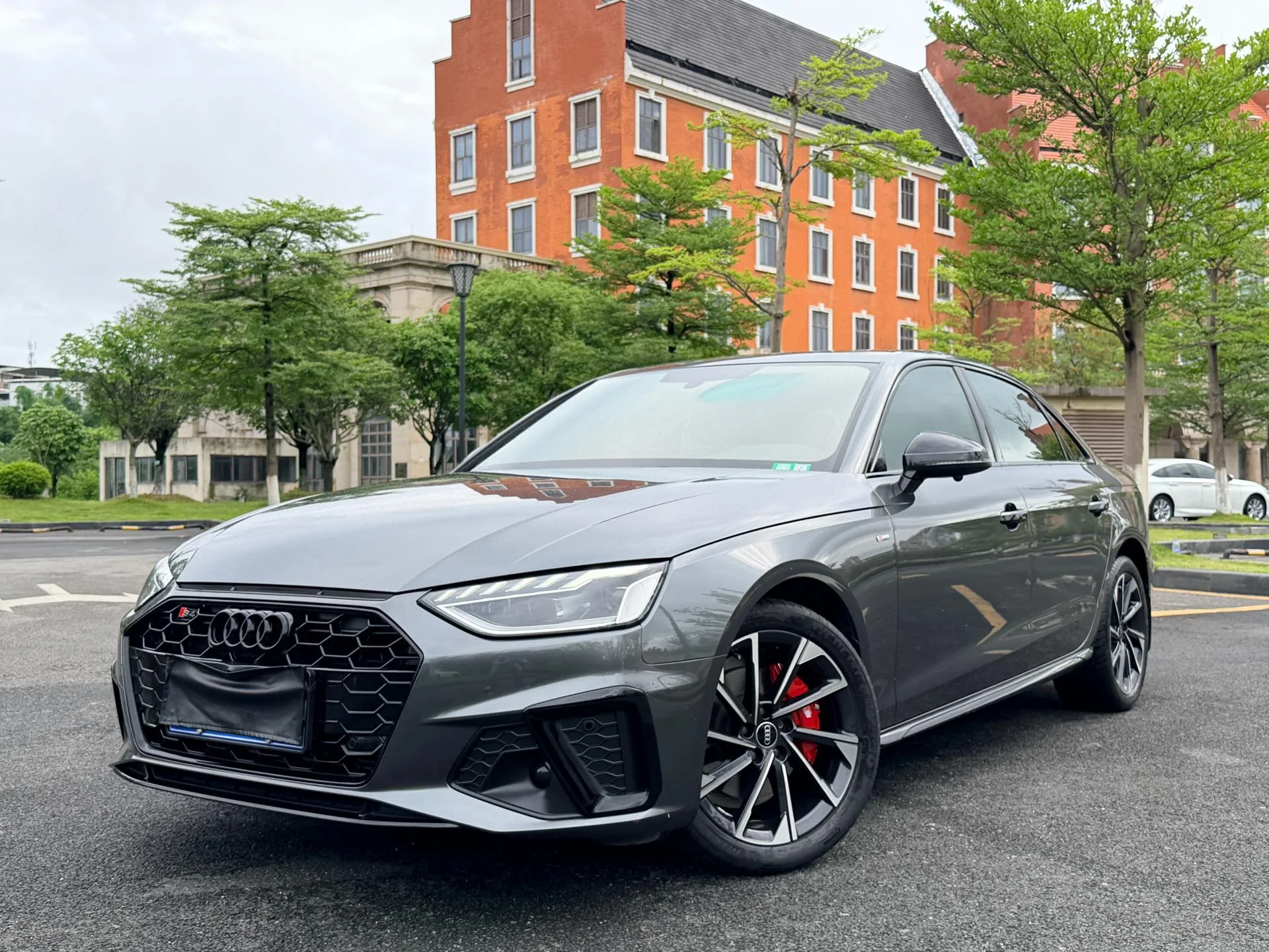 Audi A4L 2023 40 TFSI Luxury Dynamic