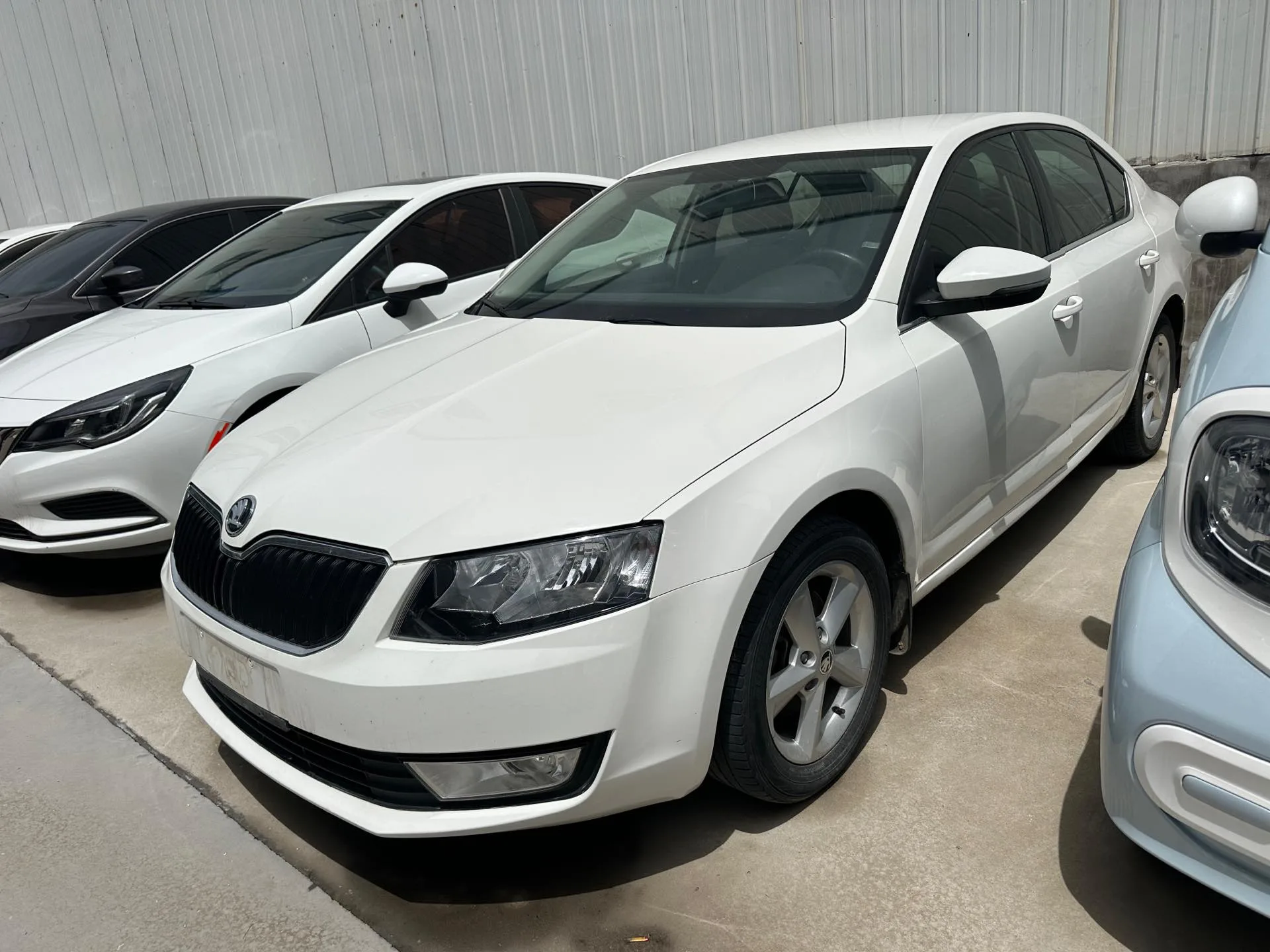 Octavia 2015 1.6L Automatic Elegance Edition