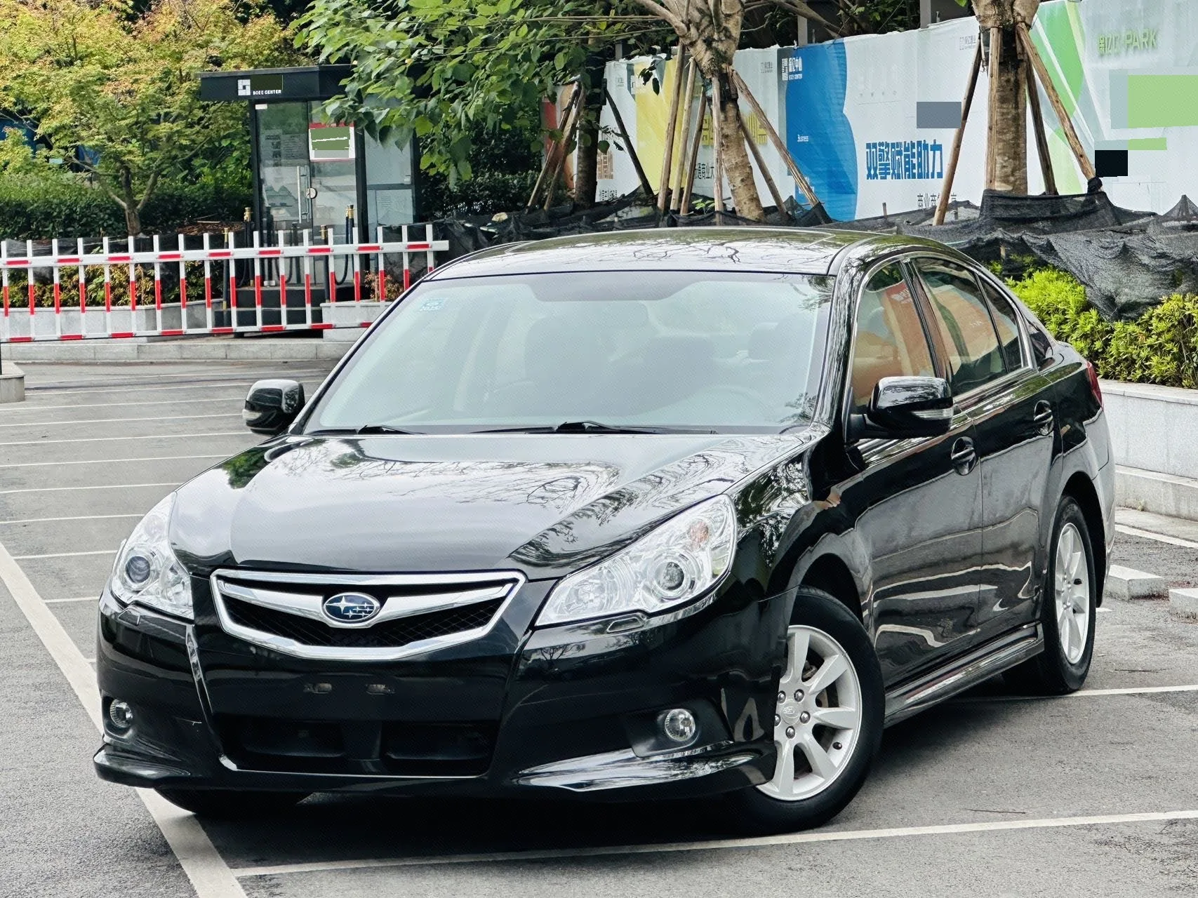 Legacy 2010 Model Year 2.0i Luxury Navigation Edition