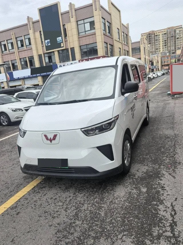 Wuling 2026 Yangguang 440km/h Bus Comfort 6-Seater Automatic