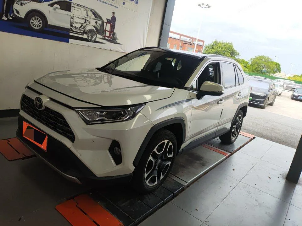 2021 RAV4 2.0L CVT Front-Wheel Drive Premium Edition
