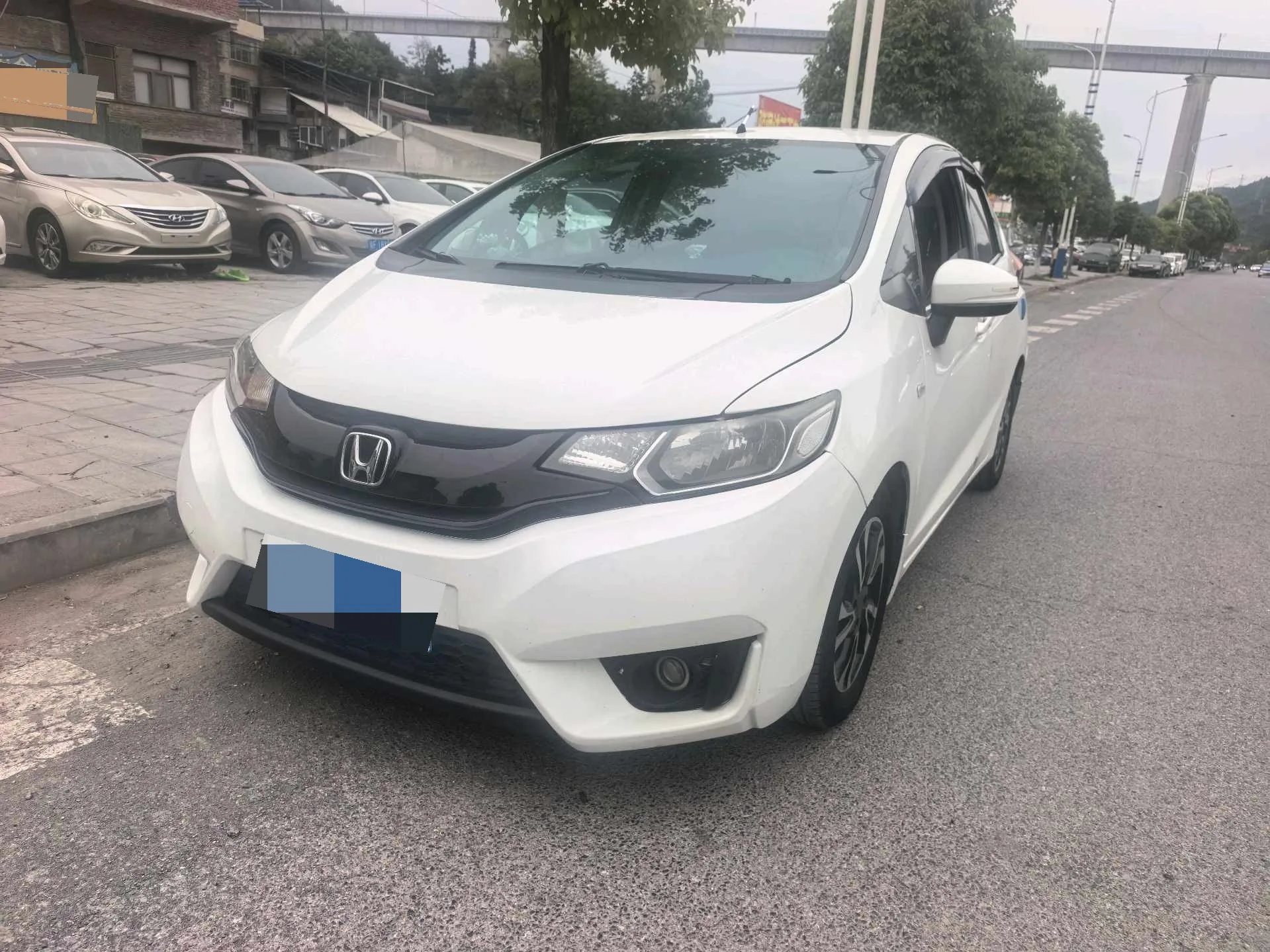 Honda 2014 Fit 1.5 LX Comfort Edition, Manual Transmission