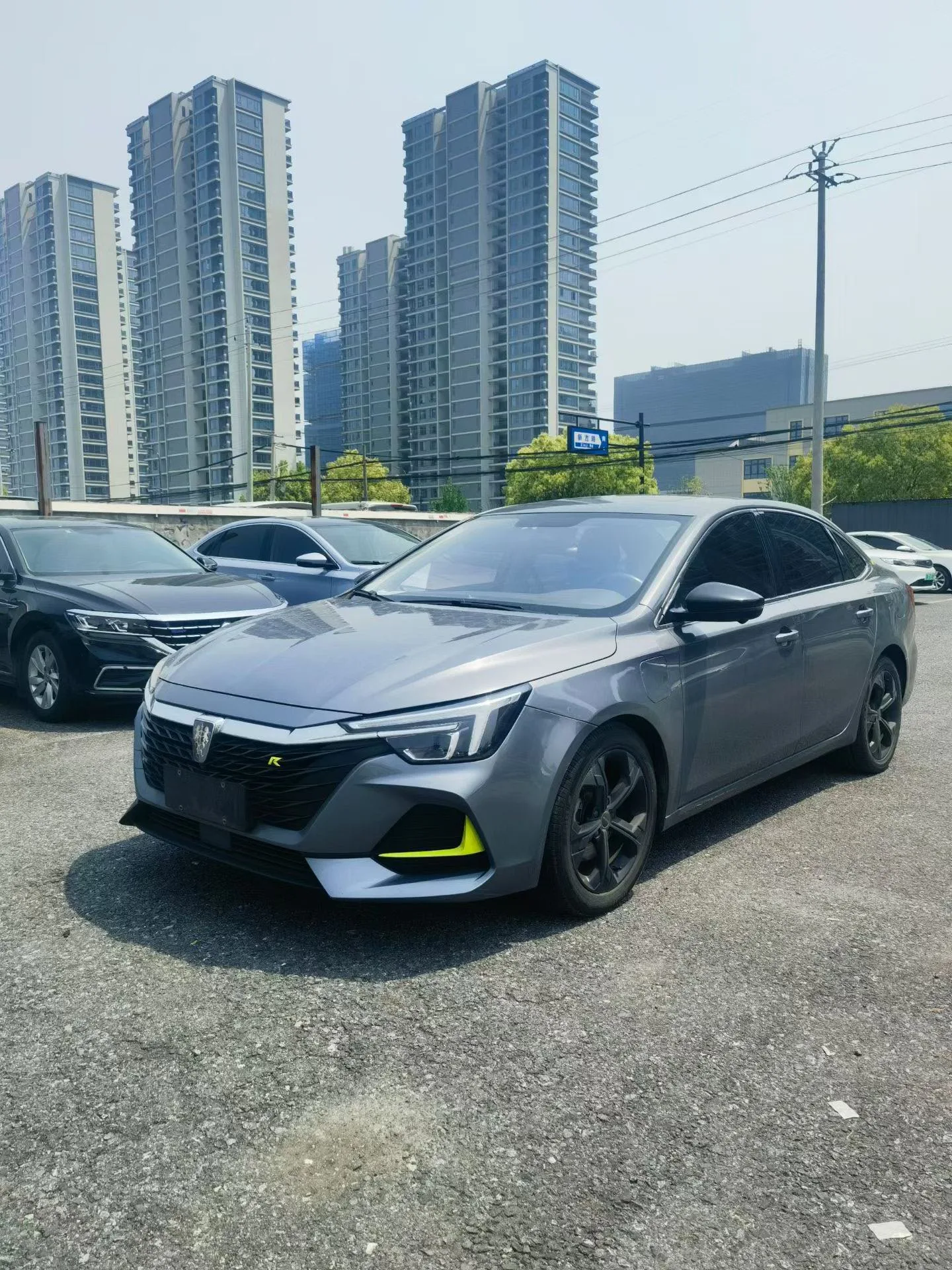 Roewe i6 MAX New Energy 2020 1.5T PHEV Cool Edition