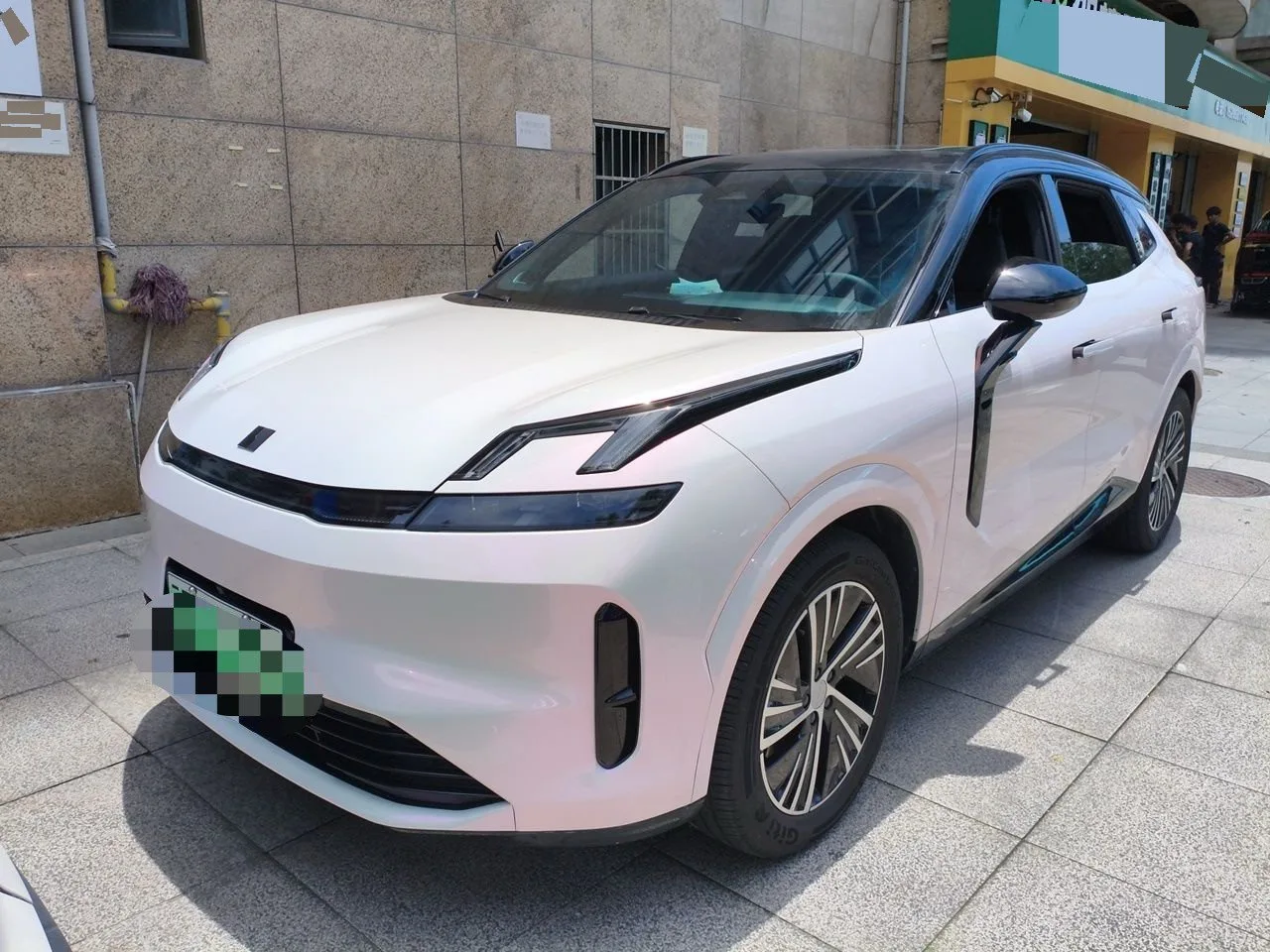Lynk & Co 2025 Lynk & Co 08 EM-P 1.5T 120km Long Range Pro Automatic