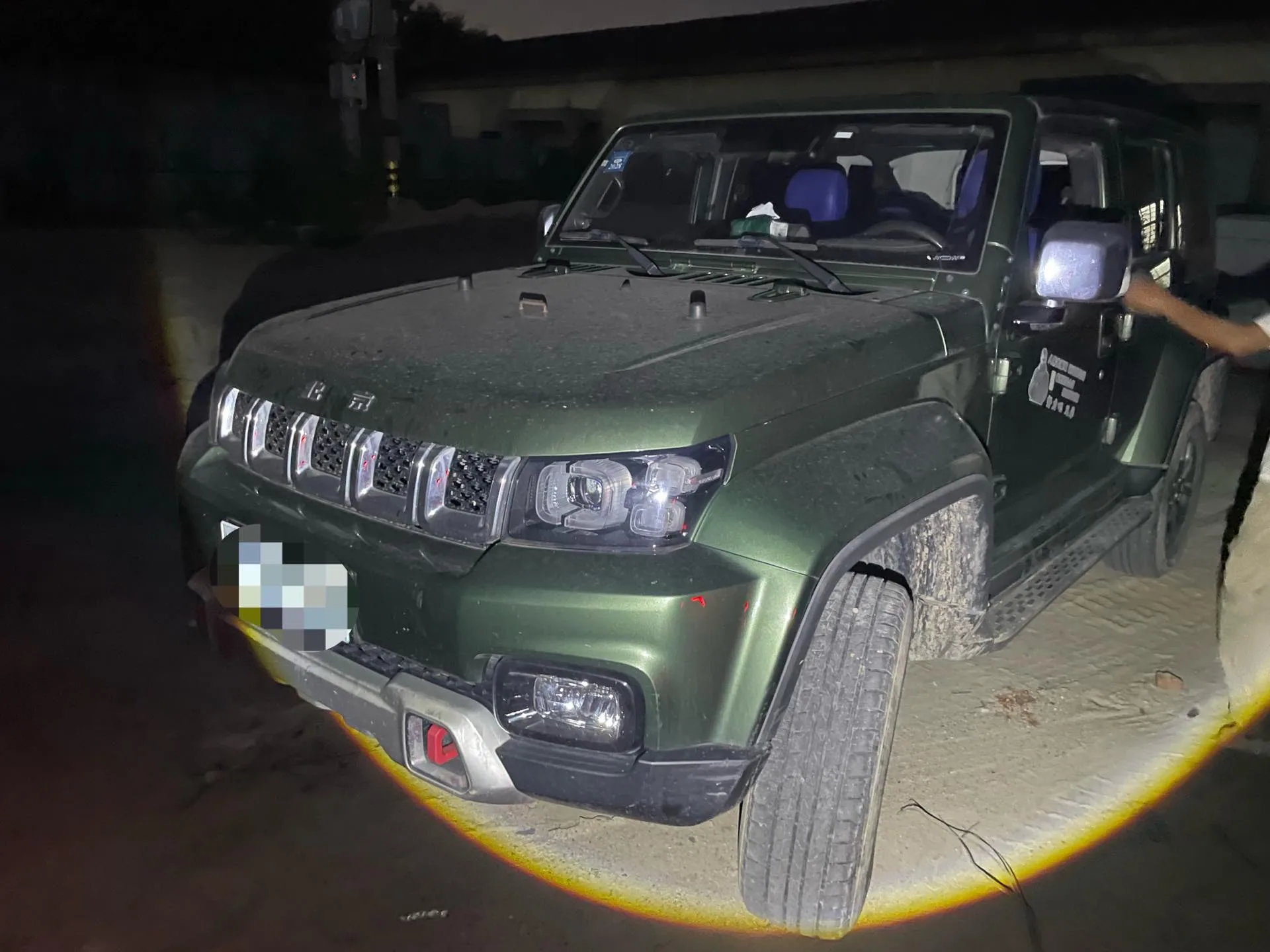 Пекин BJ40 2020 Модель Год 2,0 Т Автоматический 2WD Город Охотник Версия Пионер Подрезать