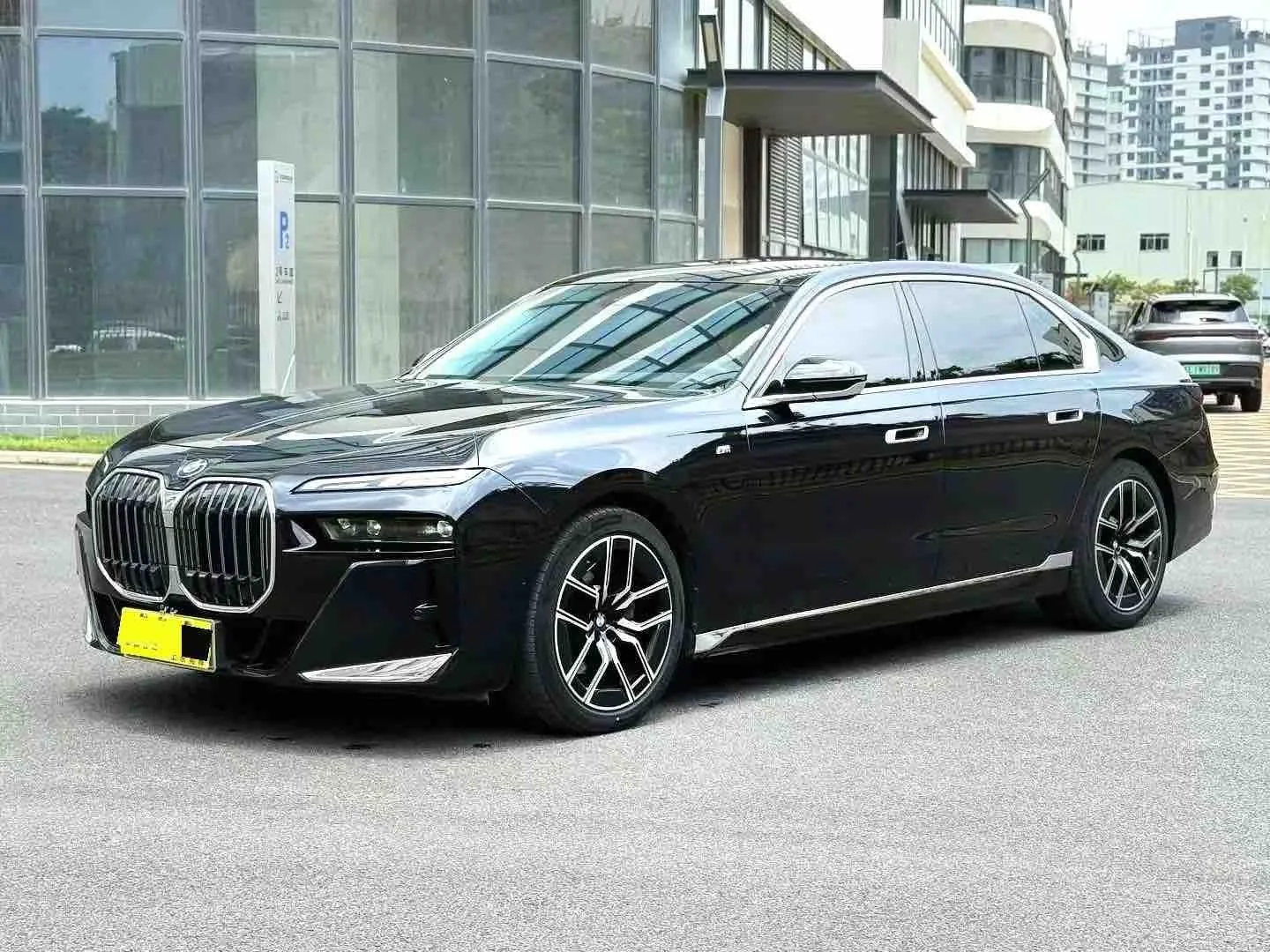 BMW 7 Ряд (Импортный товар) 2023 735Ли 48 В 3,0 Т М Спорт Упаковка Автоматический
