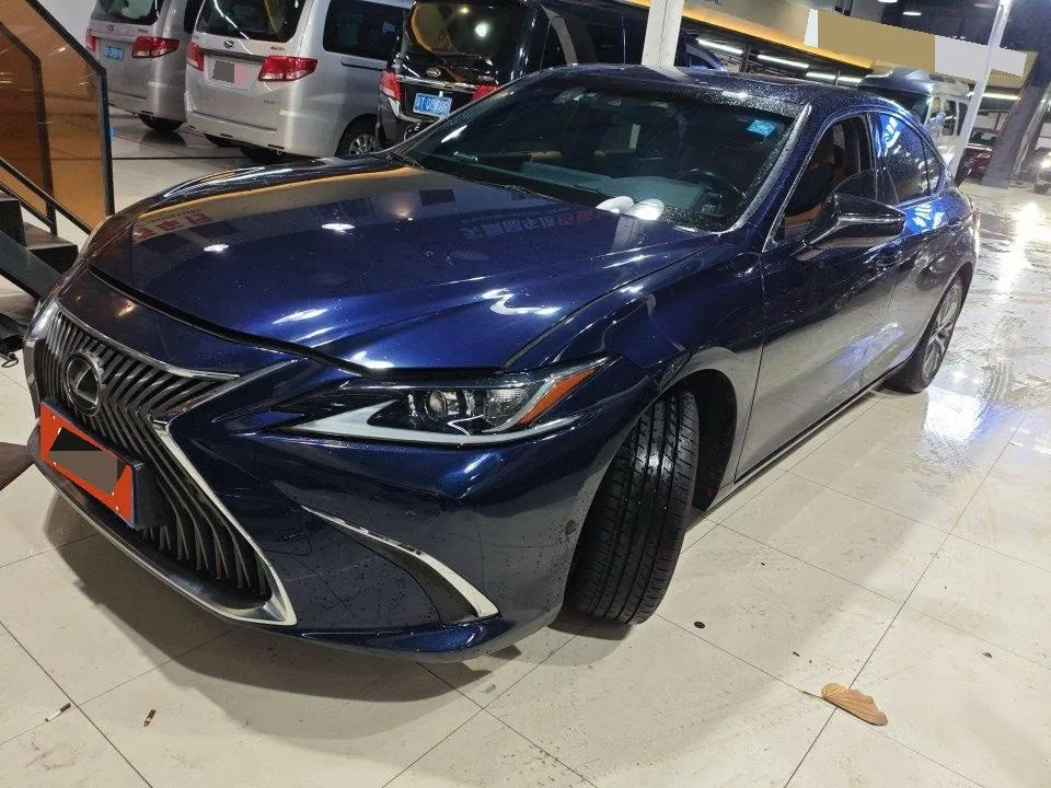 Lexus ES 2020 200 Excellence Edition