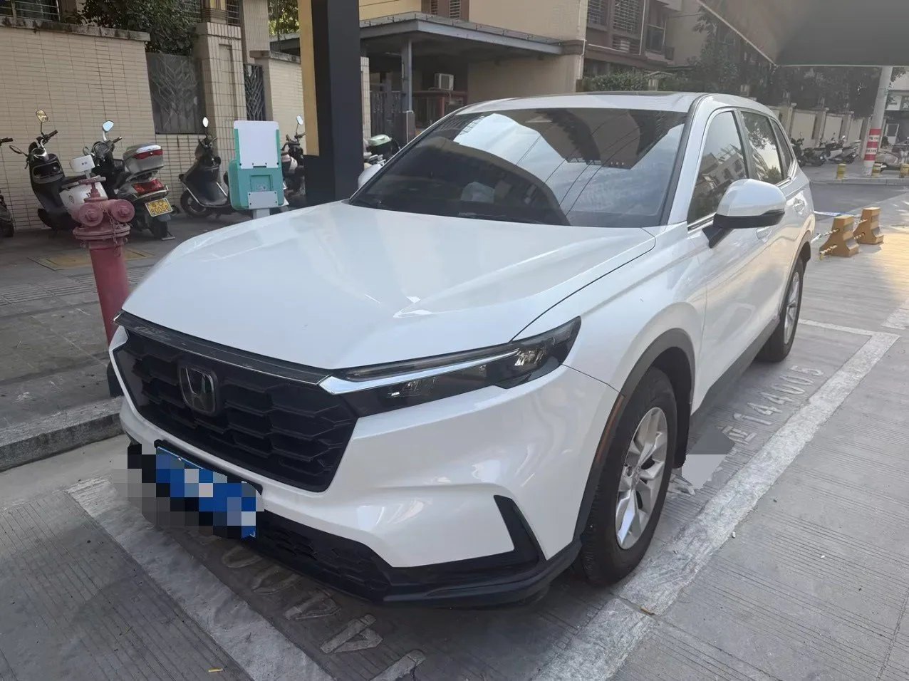 本田 2024 CR-V 1.5吨 CVT 240TURBO 两驱 运动 版 5座 自动的