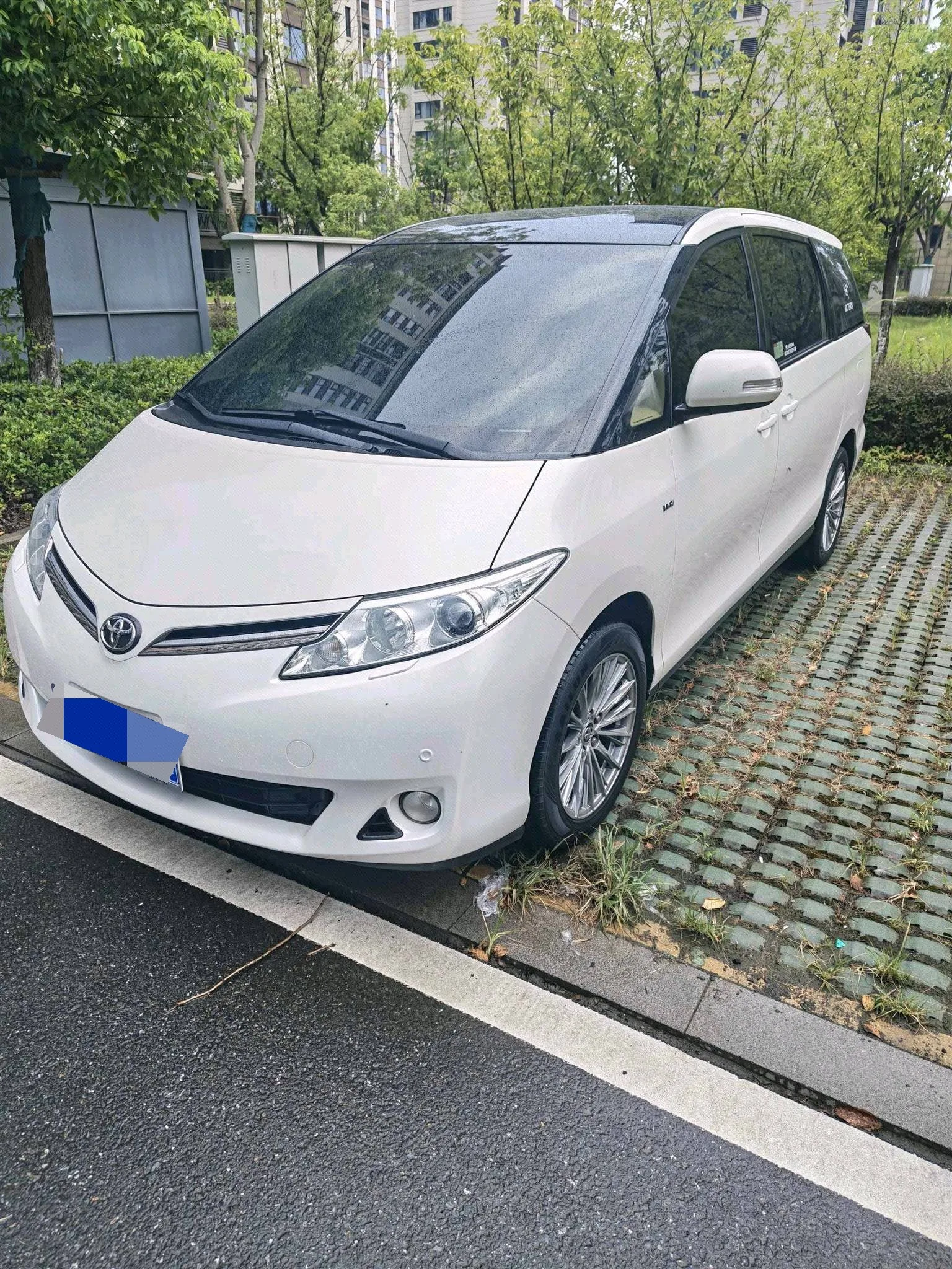 Toyota Previa (Imported) 2016 Model Year Previa 2.4 7-Seater Automatic Transmission