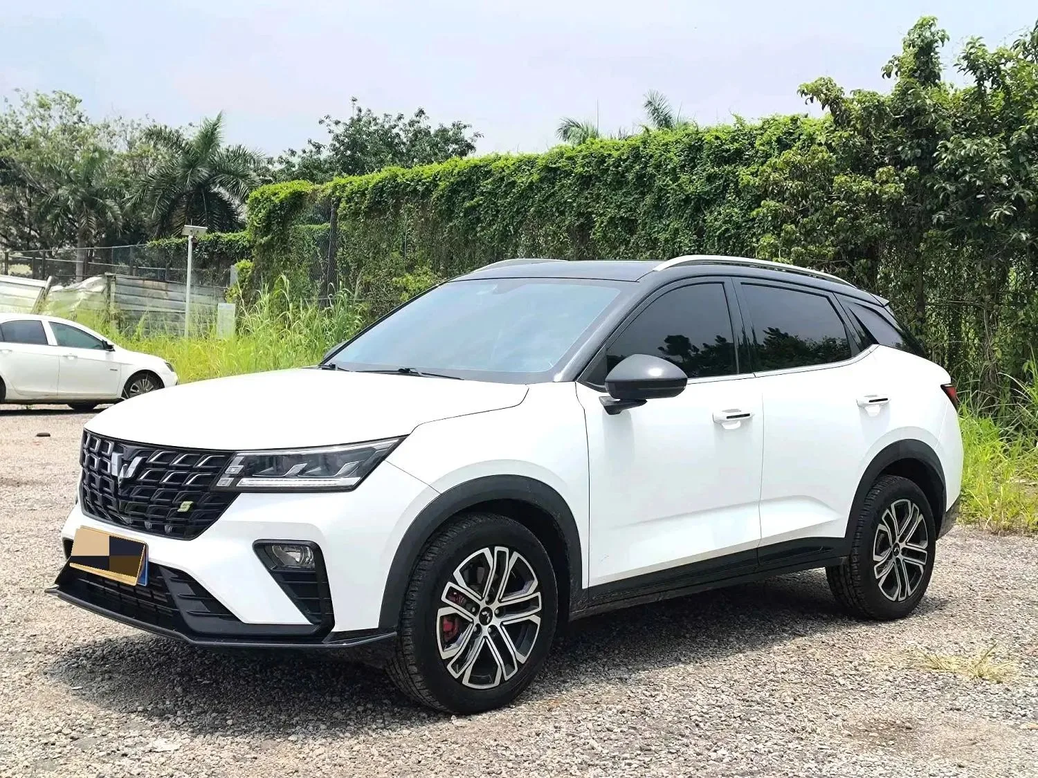 Wuling Starway 2022 Model Year 1.5L CVT Fun Edition