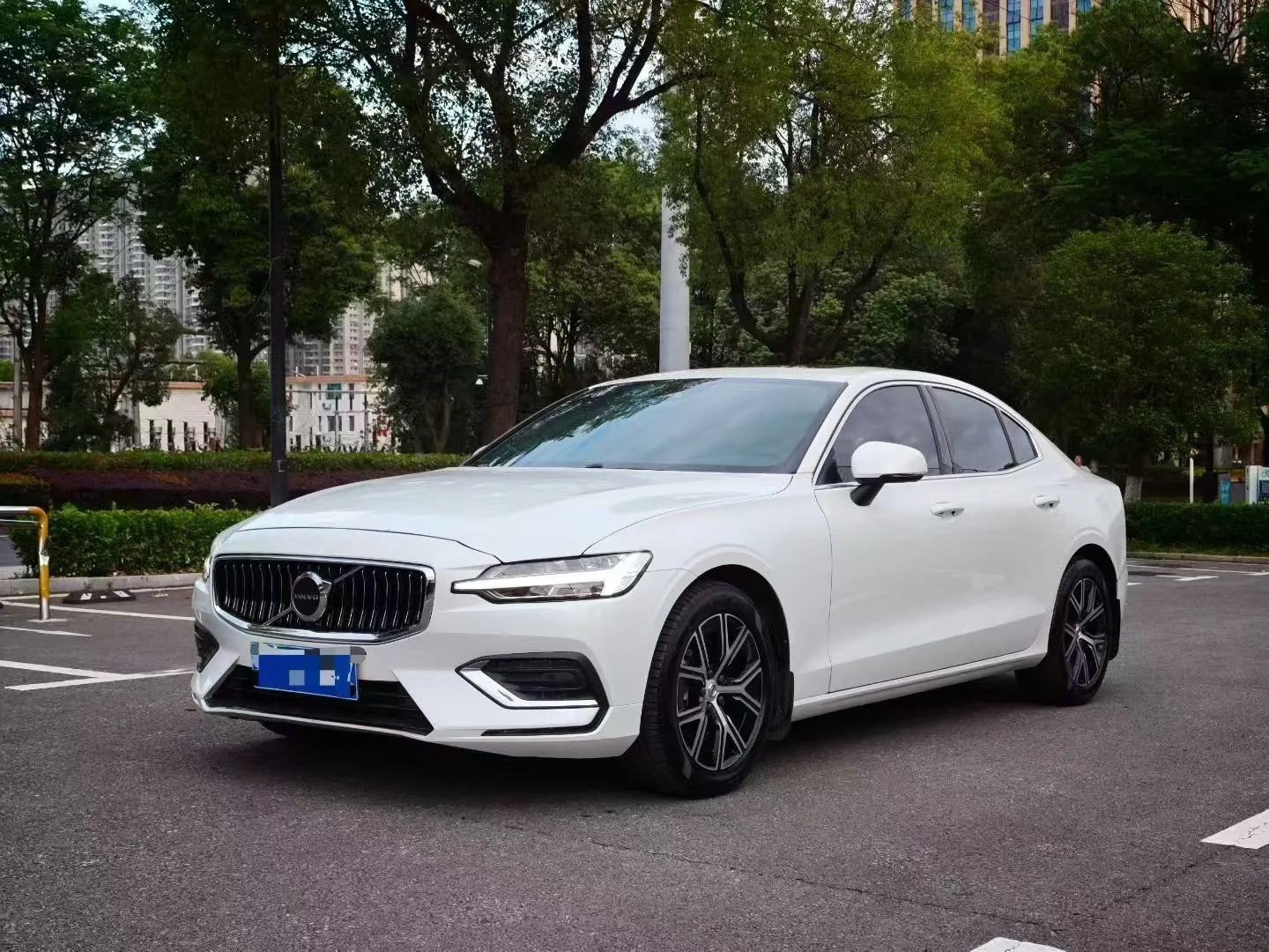 2026 Volvo S60 48V 2.0T B4 Inscription Luxury Edition Automatic