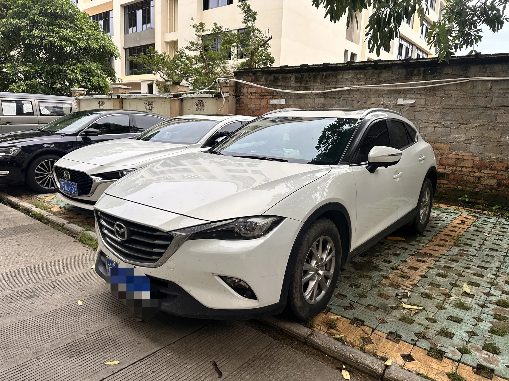 Mazda CX-4 2016 2.0L Automatic 2WD Blue Sky Premium Edition