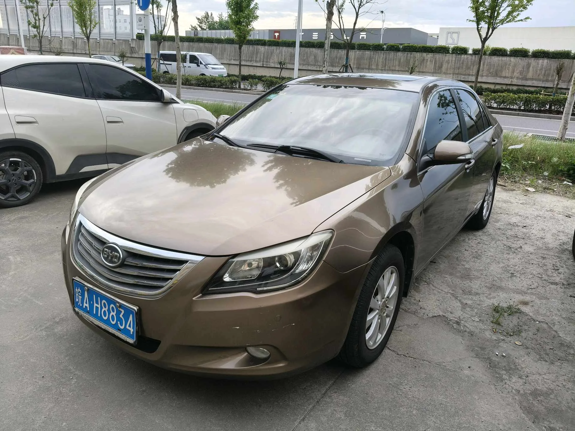 BYD 2013 G6 2.0 Premium Edition, Manual Transmission