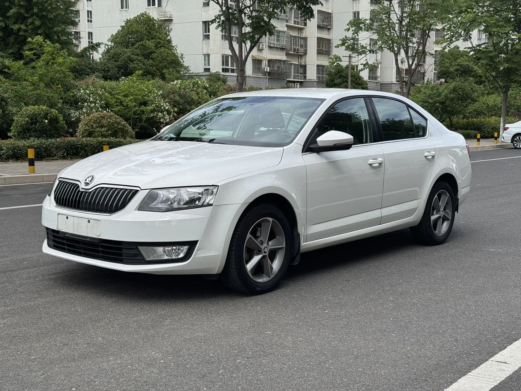 Octavia 2016 1.6L Automatic Forward Edition