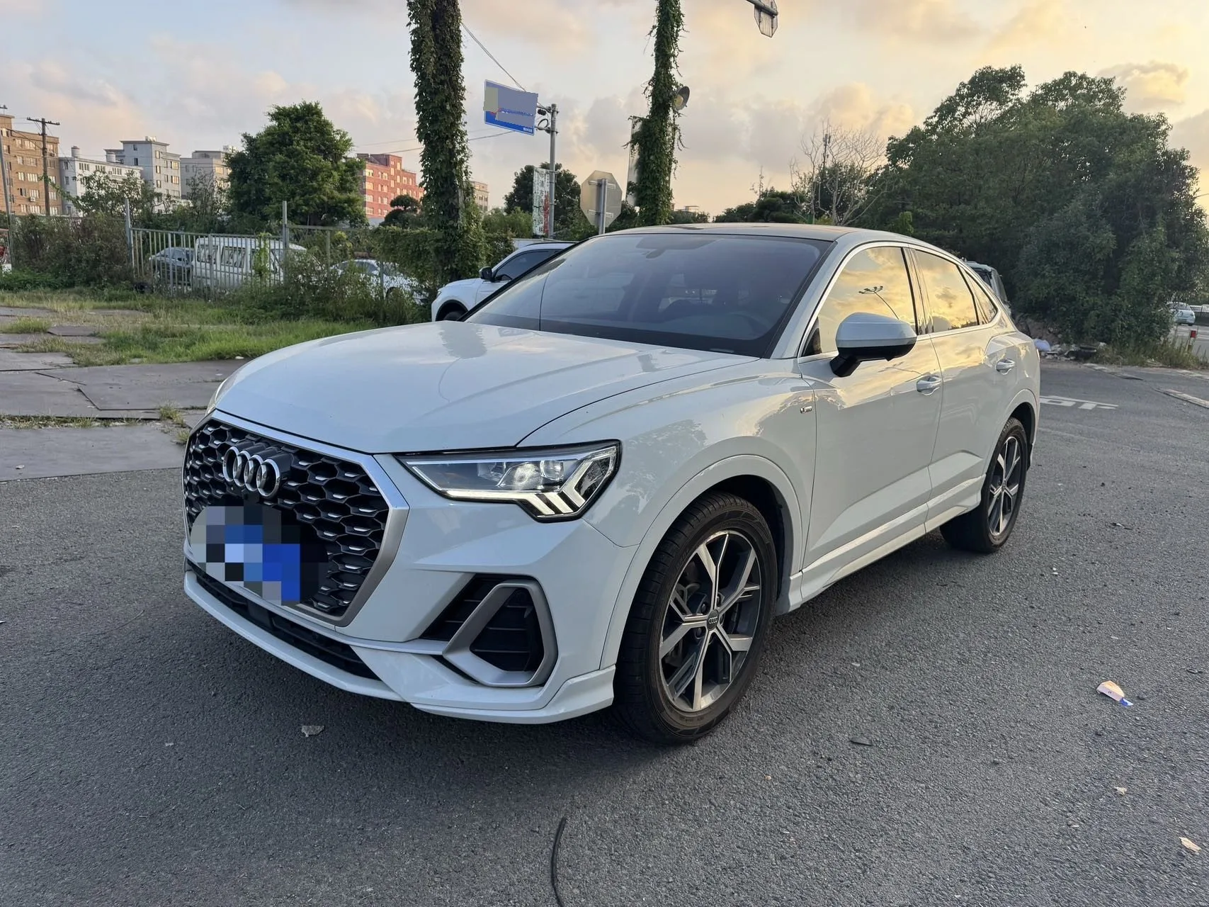 Ауди Q3 Спортивная спинка 2020 40 TFSI Мода Версия