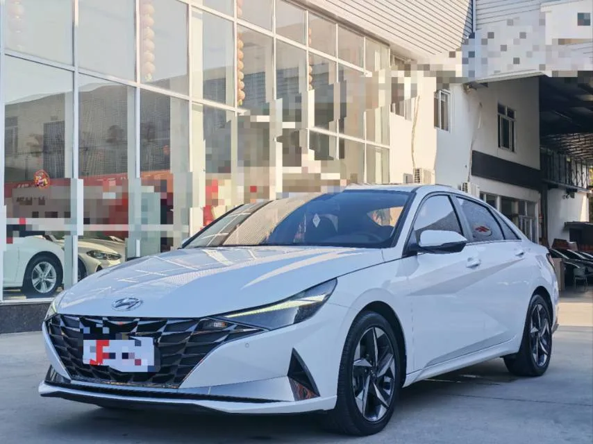 Hyundai Elantra 2022 1.5L CVT LUX Premium Edition