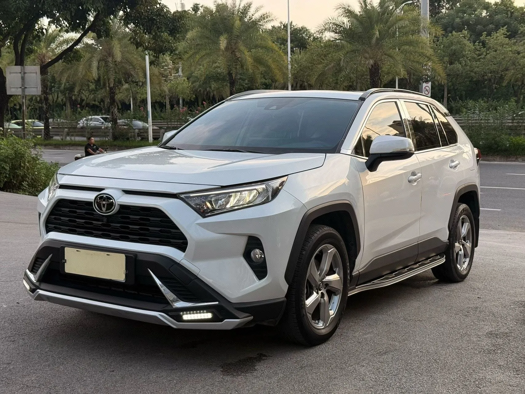 2021 RAV4 2.0L CVT Front-Wheel Drive Style PLUS Edition