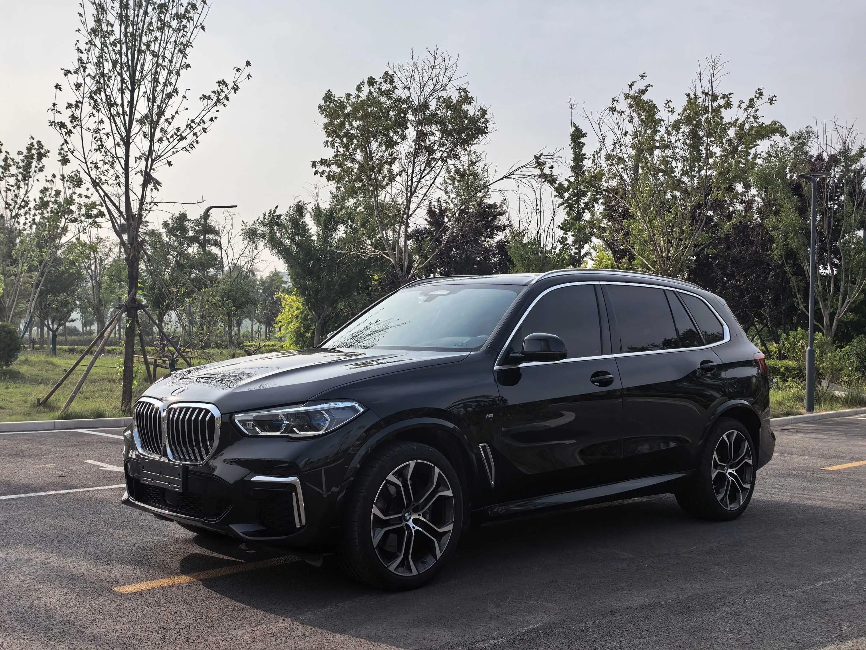 2022 宝马 X5 面部拉皮 xDrive 40升 优质的 M 运动 包裹
