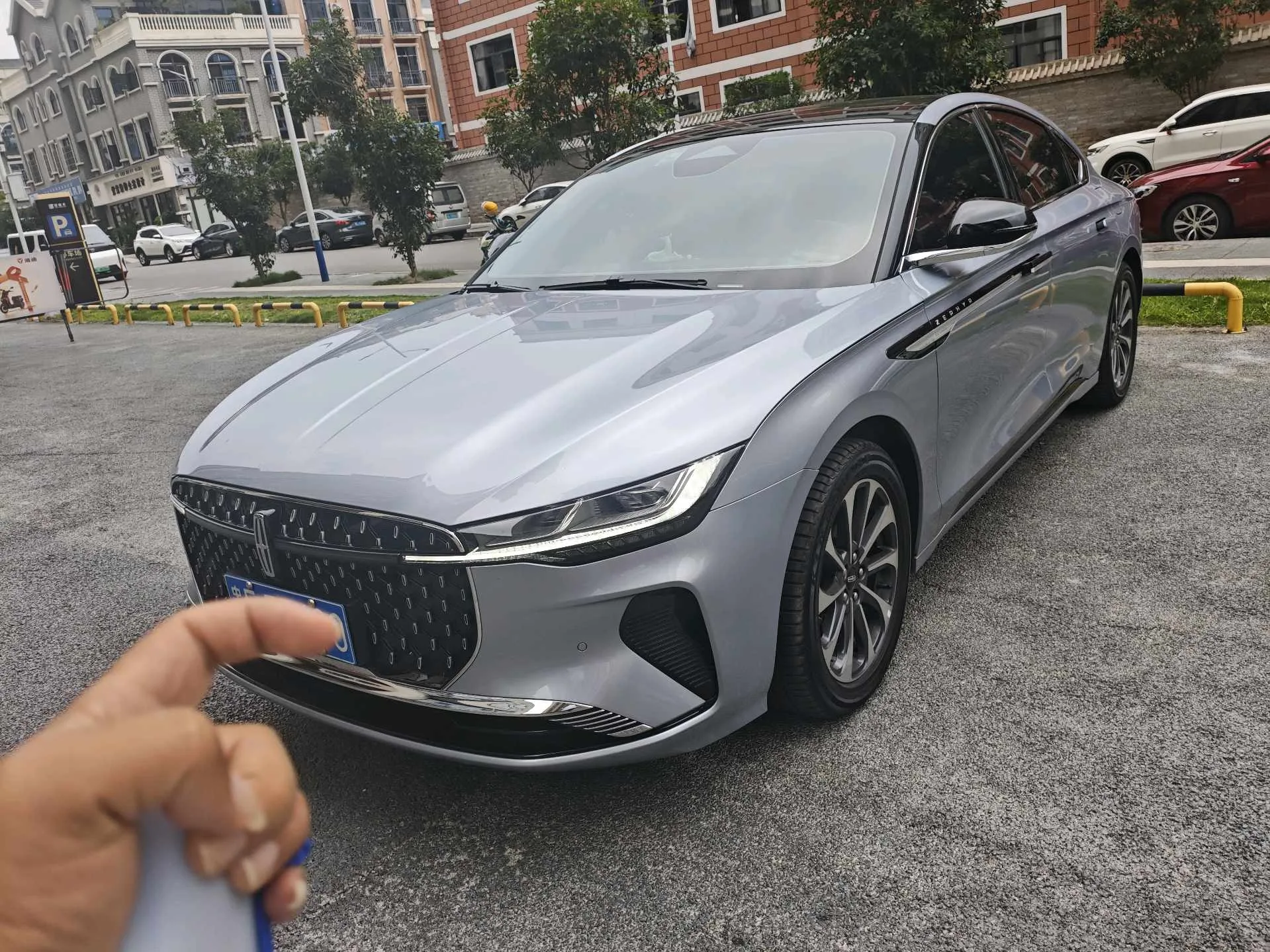 2022 Lincoln Z i-Cool Premium Edition